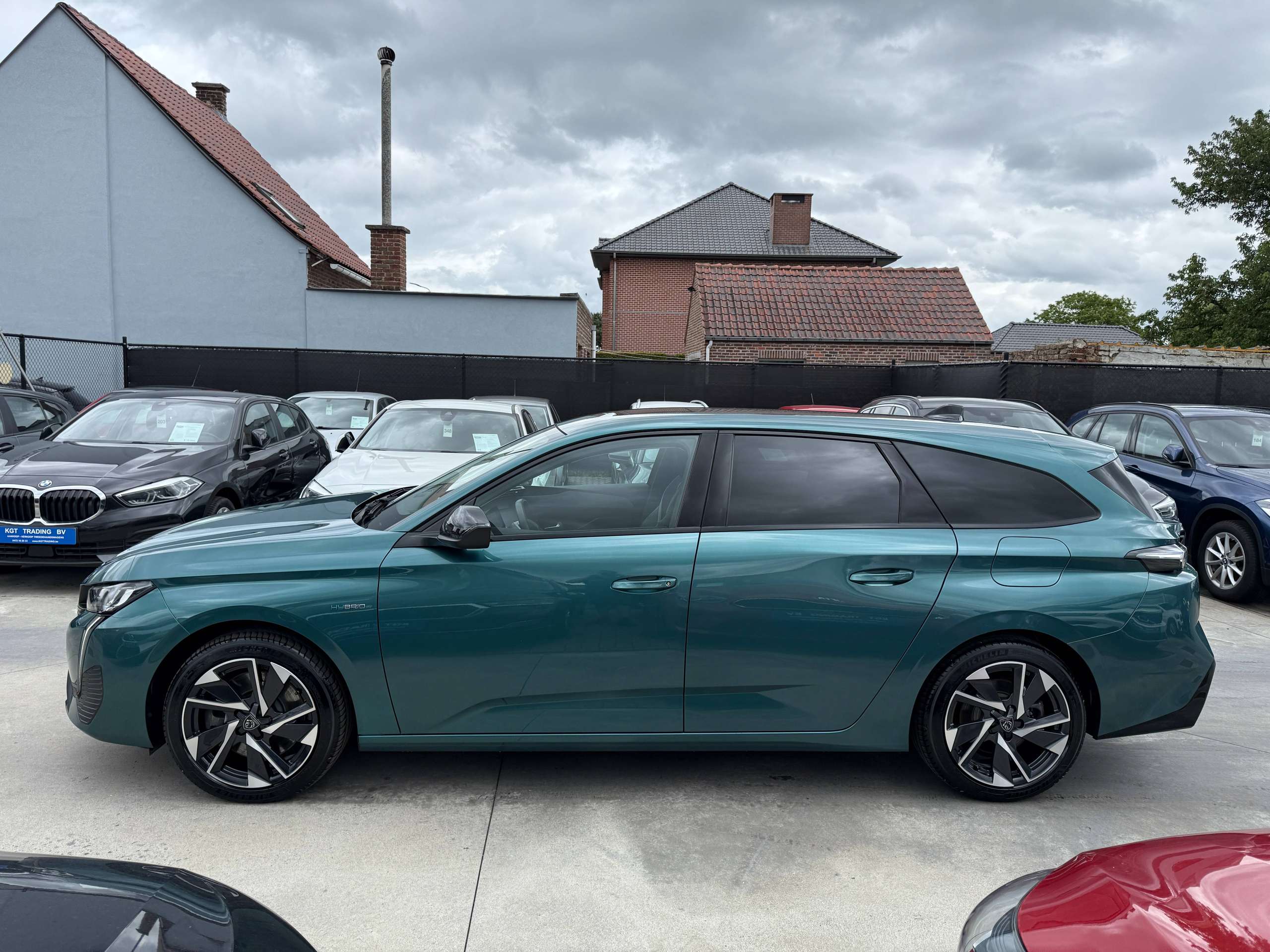 b6fd97da-4542-4708-8011-72438e69b8188-peugeot-308-sw-phev-hybrid-automaat-navi-leder-camera-carplay-led-alu.jpg