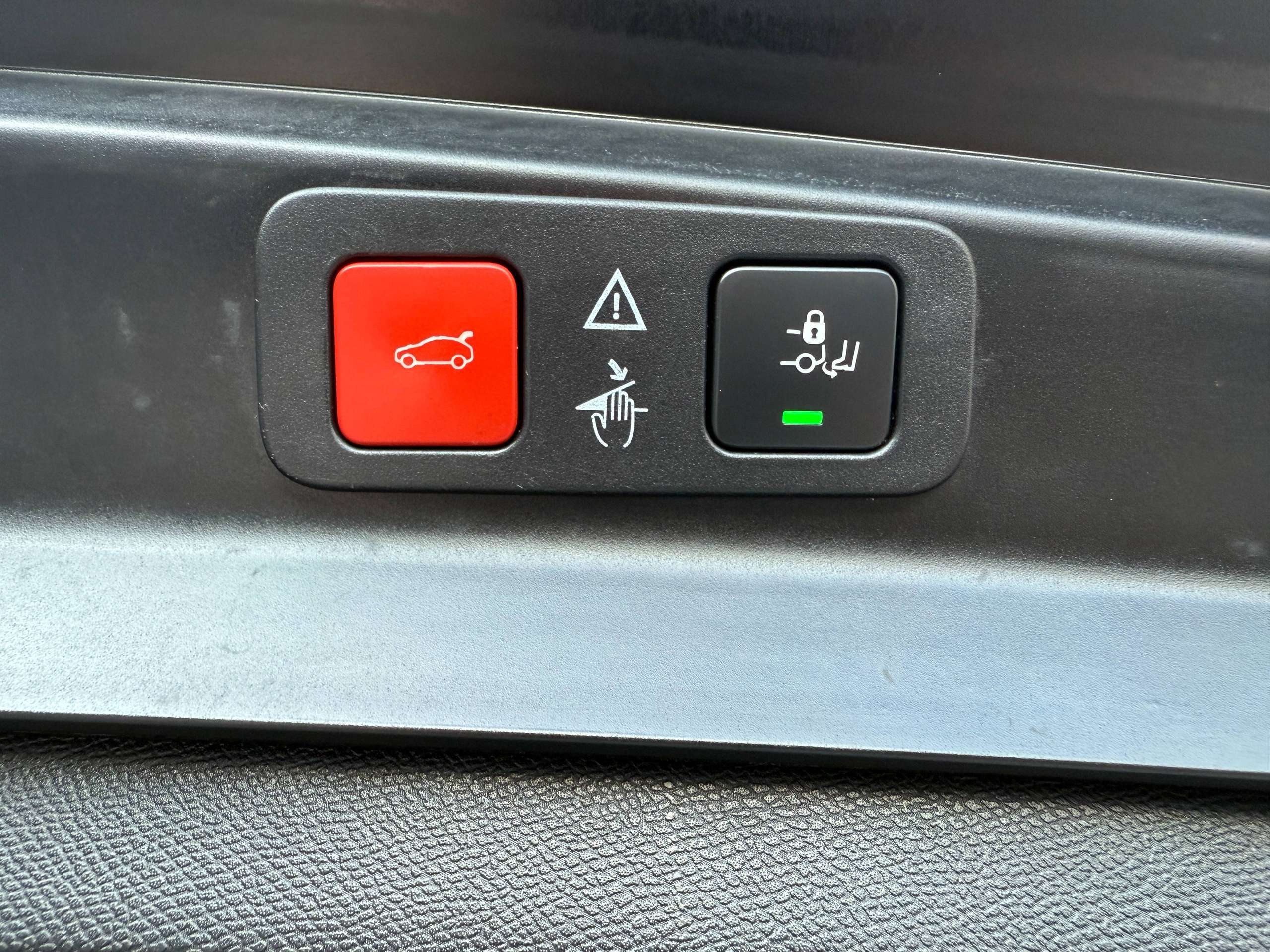b7b1594c-fe40-462c-aa58-e3298ace2b5a15-peugeot-5008-1-2i-130pk-navigatie-leder-camera-carplay-dab-pdc.jpg