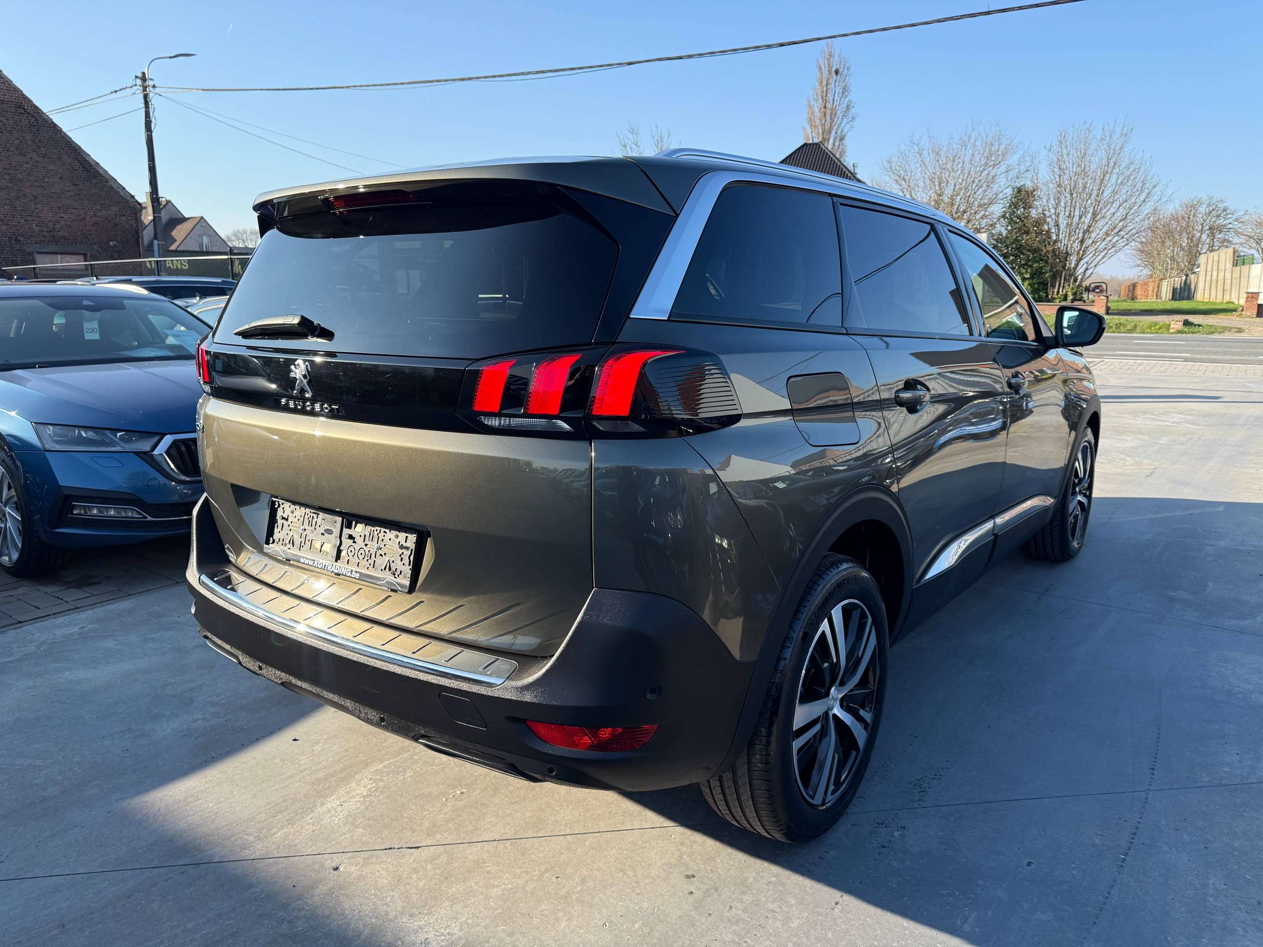 b7b1594c-fe40-462c-aa58-e3298ace2b5a5-peugeot-5008-1-2i-130pk-navigatie-leder-camera-carplay-dab-pdc.jpg