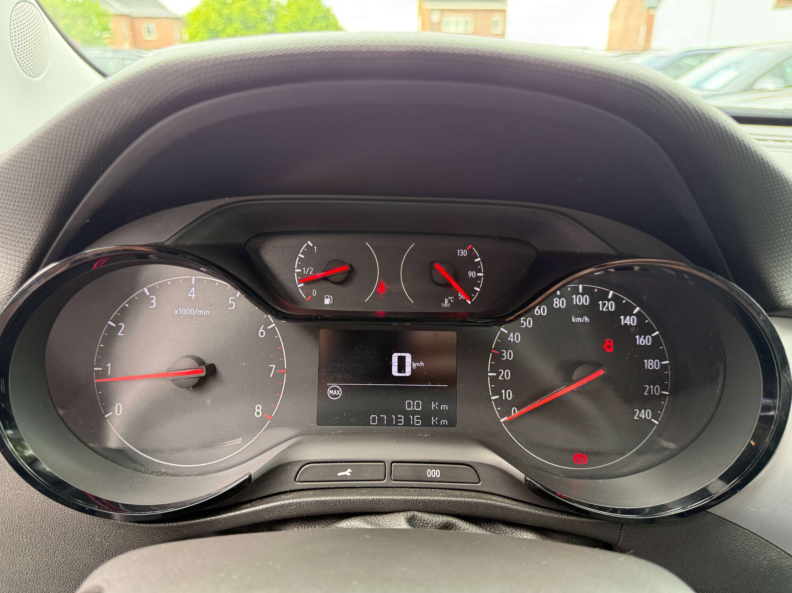 bdd86a45-5598-4882-99a1-6709aaf961ba17-opel-crossland-x-1-2i-carplay-bluetooth-parkeersensoren-led-alu-carpass.jpg