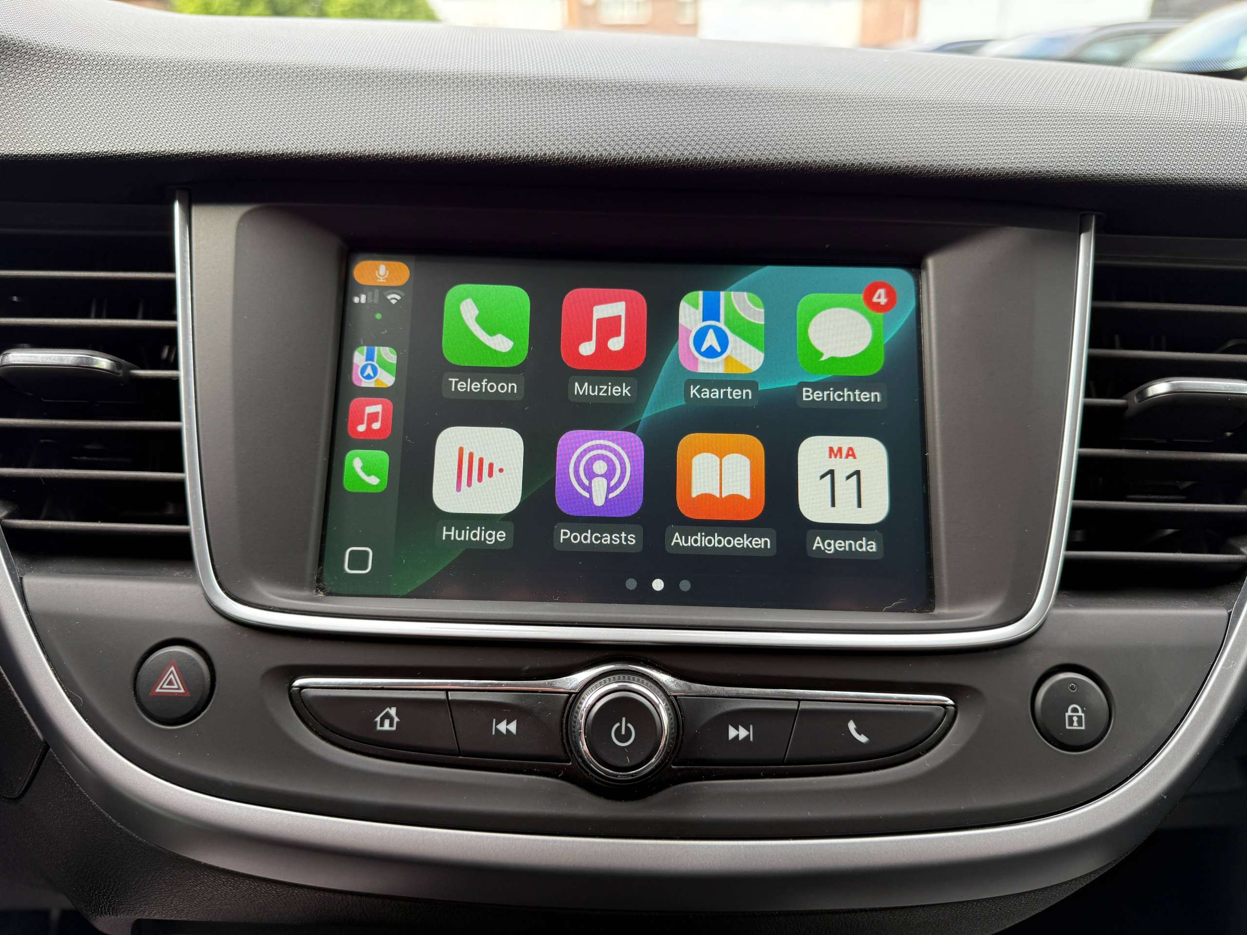 bdd86a45-5598-4882-99a1-6709aaf961ba22-opel-crossland-x-1-2i-carplay-bluetooth-parkeersensoren-led-alu-carpass.jpg
