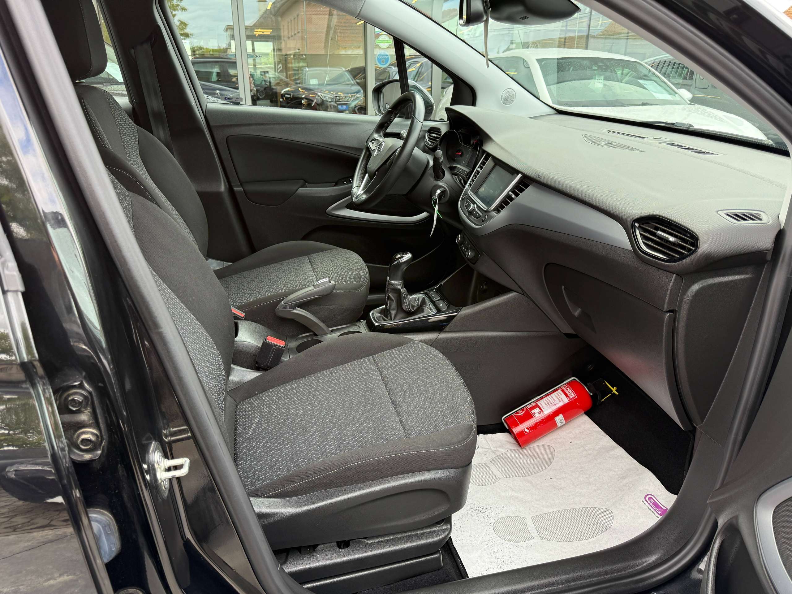 bdd86a45-5598-4882-99a1-6709aaf961ba24-opel-crossland-x-1-2i-carplay-bluetooth-parkeersensoren-led-alu-carpass.jpg