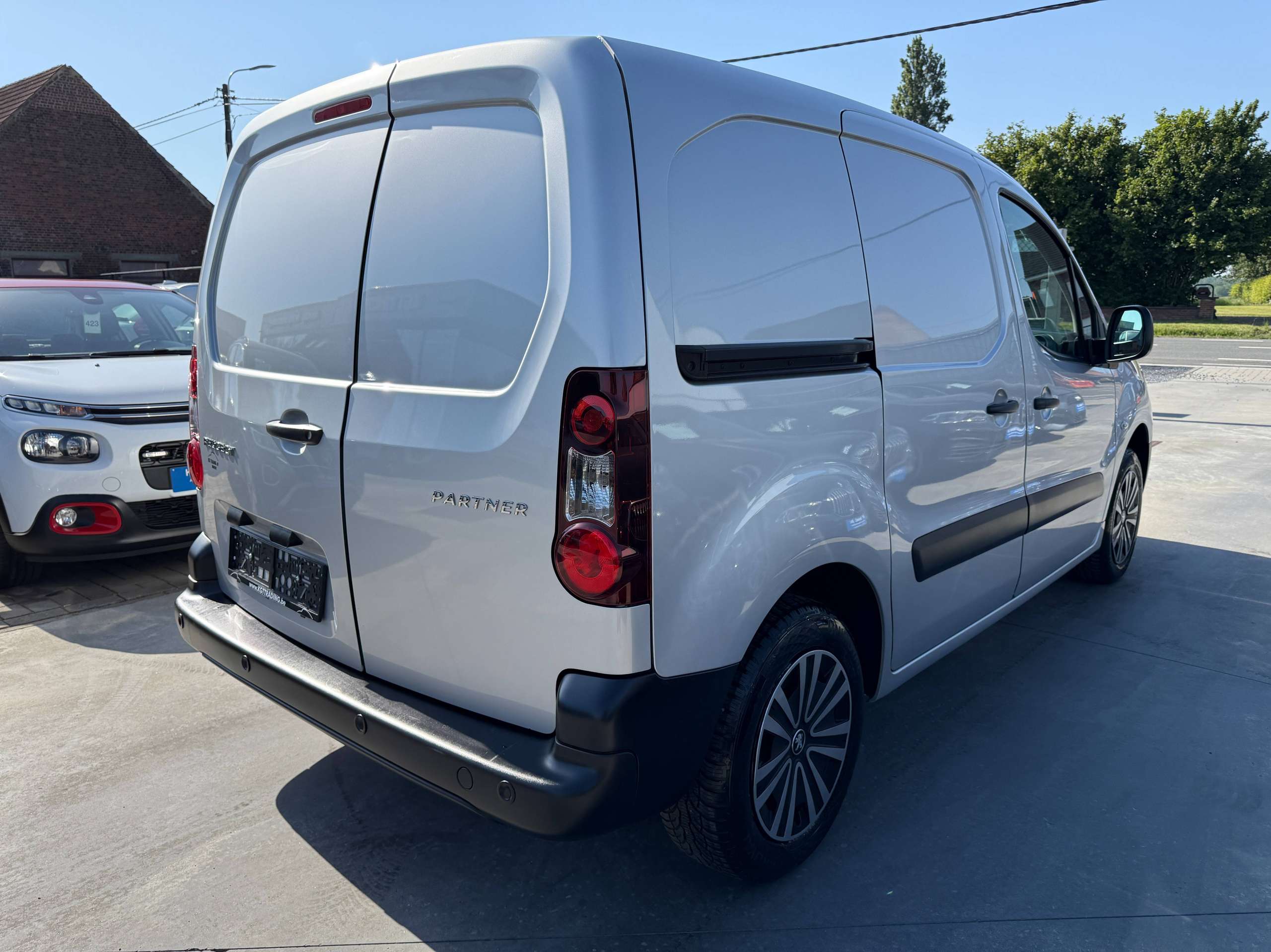 c3aea870-a491-4916-9b28-3c97248cae755-peugeot-partner-1-6-bluehdi-3-zit-parkeersensoren-bluetooth-airco-carpass.jpg
