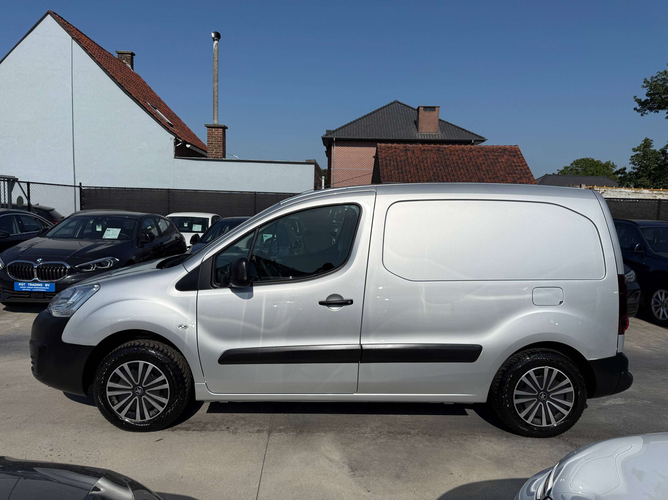 c3aea870-a491-4916-9b28-3c97248cae758-peugeot-partner-1-6-bluehdi-3-zit-parkeersensoren-bluetooth-airco-carpass.jpg