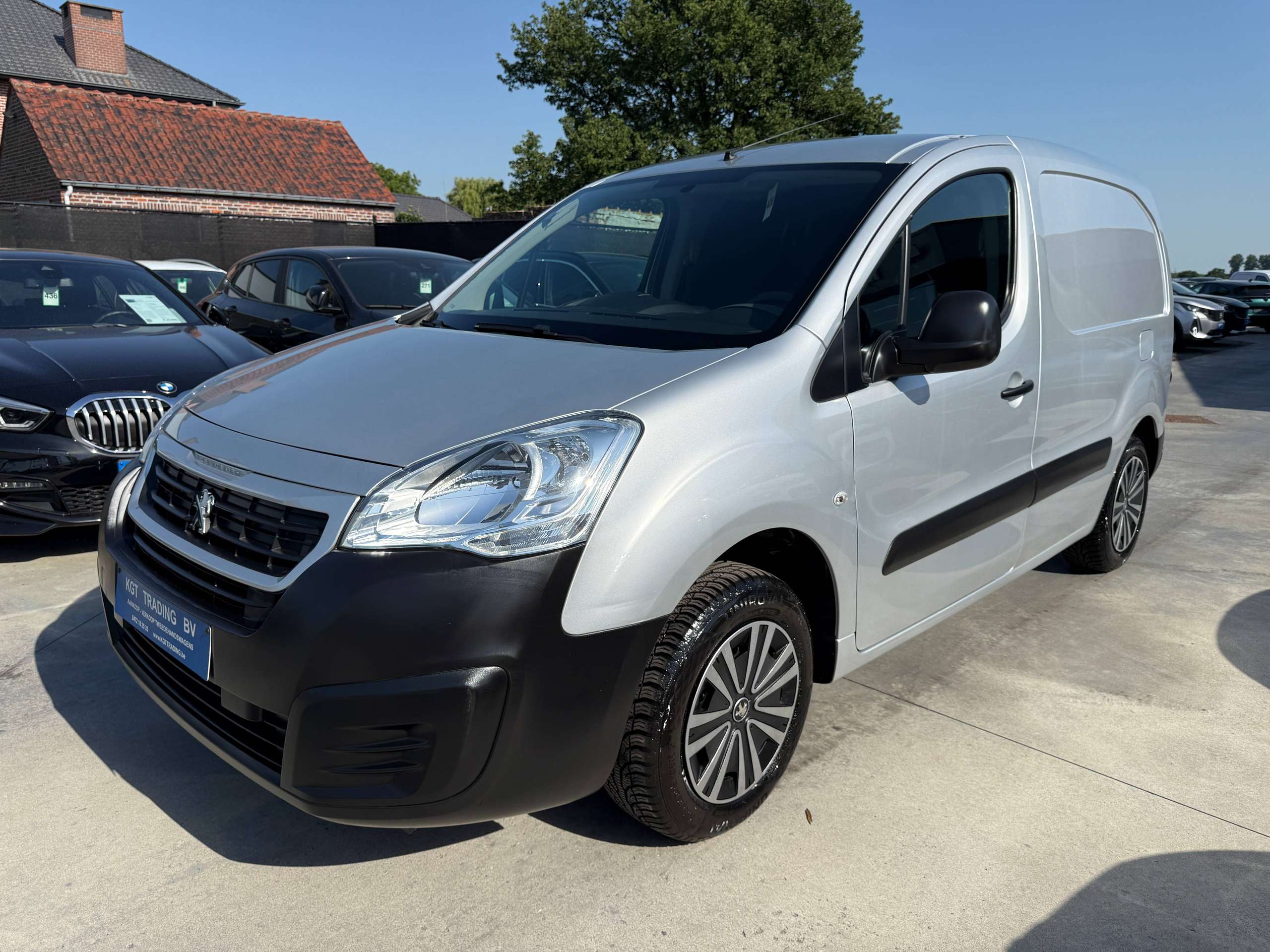c3aea870-a491-4916-9b28-3c97248cae759-peugeot-partner-1-6-bluehdi-3-zit-parkeersensoren-bluetooth-airco-carpass.jpg