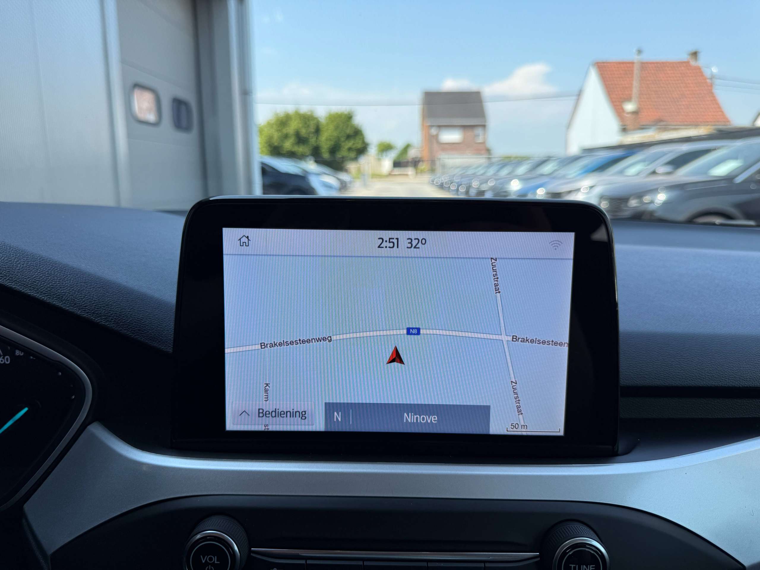 d06919b4-0e6d-495f-9154-bd53bf432e1420-ford-focus-1-5-tdci-automaat-120pk-navigatie-zetelverwarming-trekhaak-pdc-led.jpg