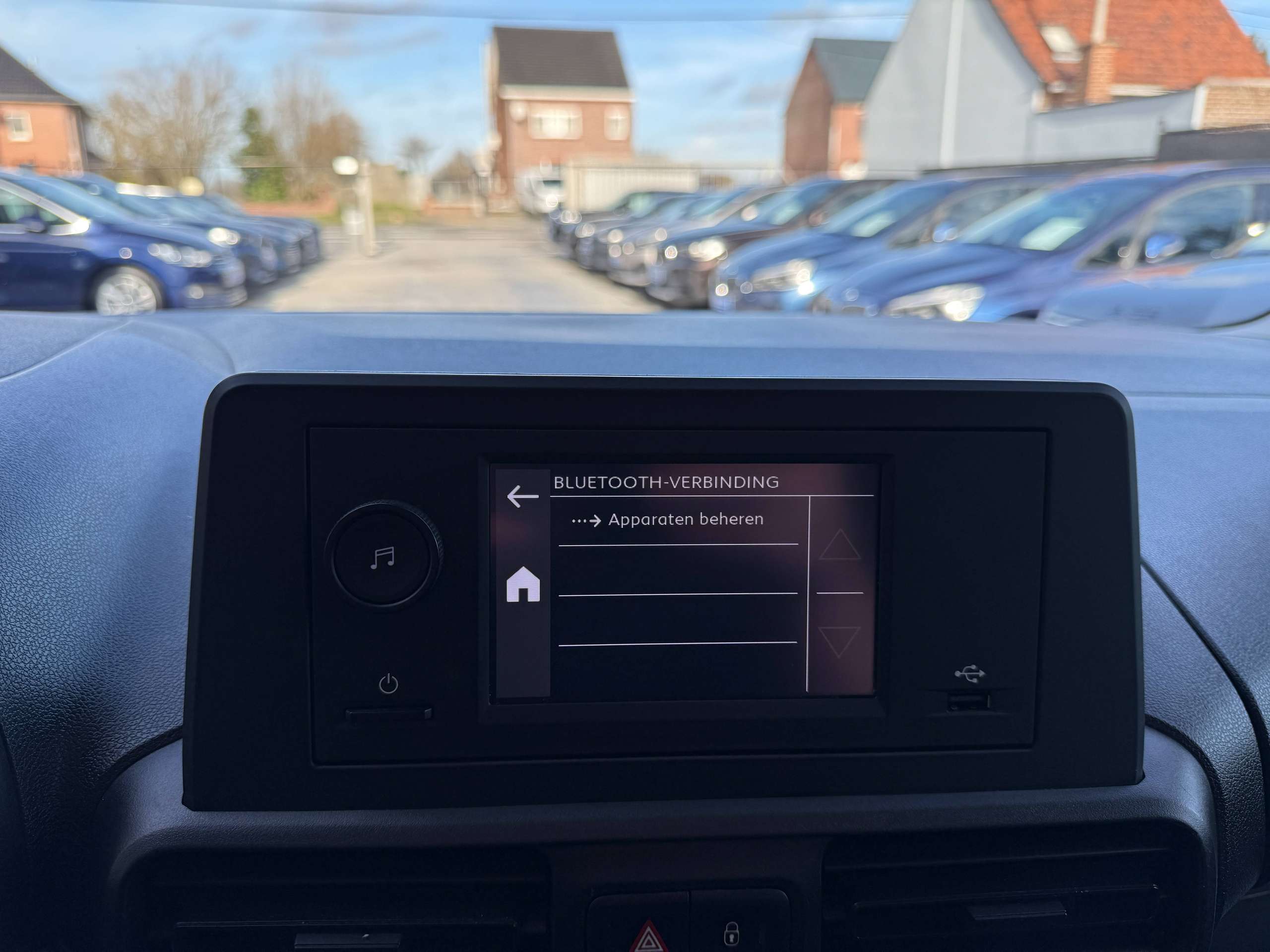 d6518dbd-b388-459b-8179-37c0391bc8c018-citroen-berlingo-1-2i-110pk-dakrek-bluetooth-dab-parkeersensoren.jpg