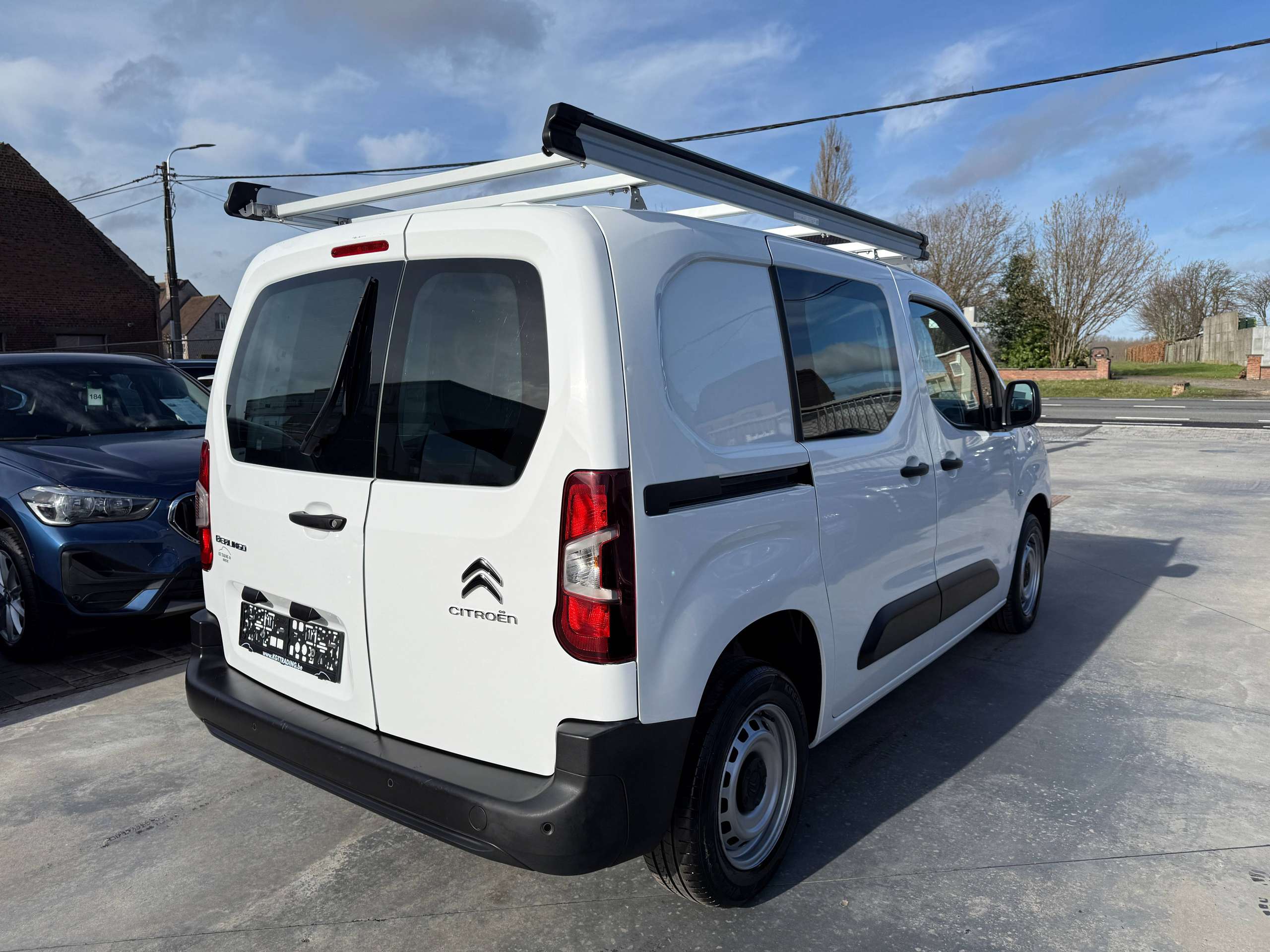 d6518dbd-b388-459b-8179-37c0391bc8c05-citroen-berlingo-1-2i-110pk-dakrek-bluetooth-dab-parkeersensoren.jpg