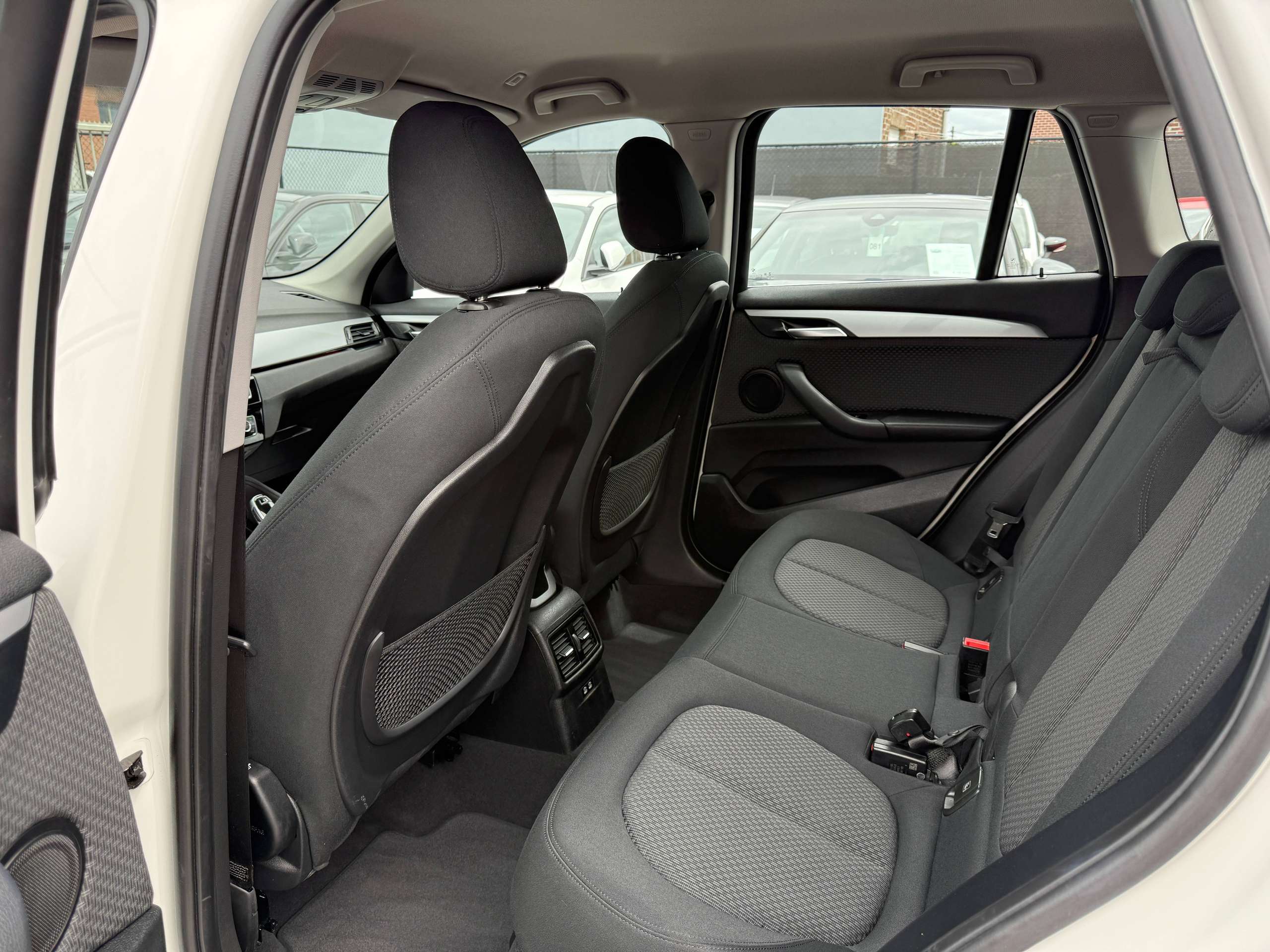 db7c884f-228d-482b-9b65-e608461f8f9115-bmw-x1-1-5i-automaat-navigatie-prof-full-led-bluetooth-pdc-alu.jpg