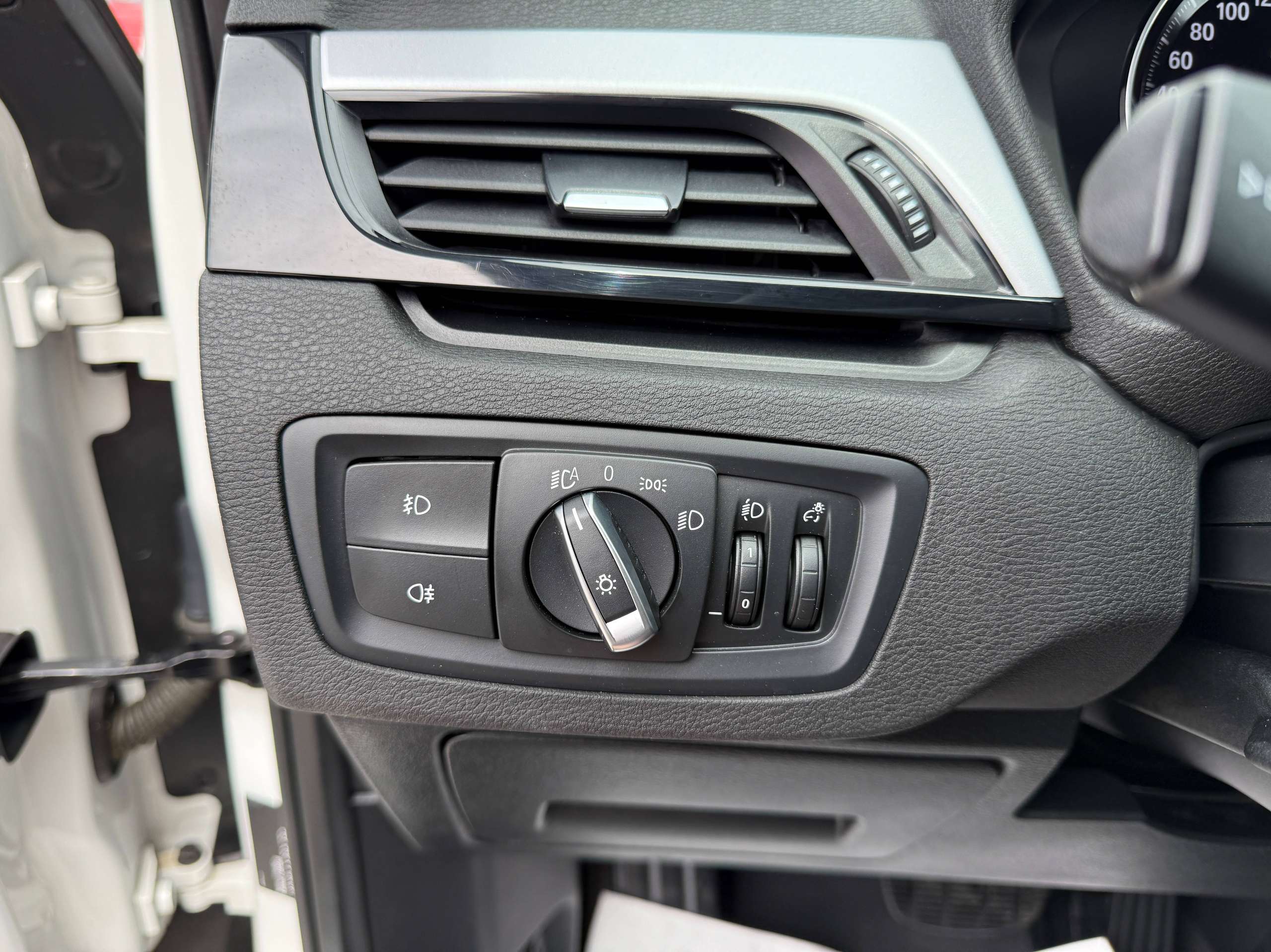 db7c884f-228d-482b-9b65-e608461f8f9118-bmw-x1-1-5i-automaat-navigatie-prof-full-led-bluetooth-pdc-alu.jpg