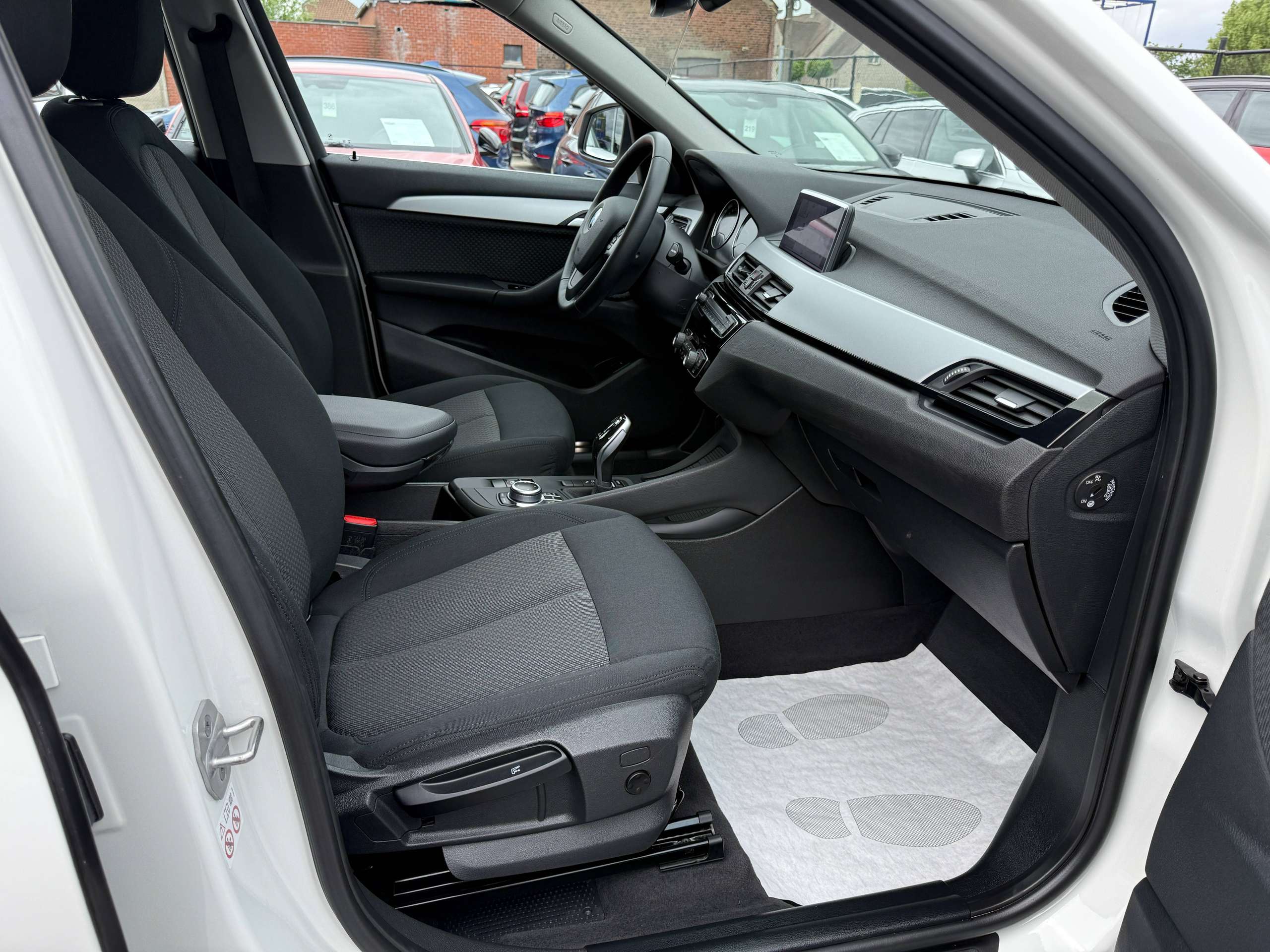 db7c884f-228d-482b-9b65-e608461f8f9126-bmw-x1-1-5i-automaat-navigatie-prof-full-led-bluetooth-pdc-alu.jpg