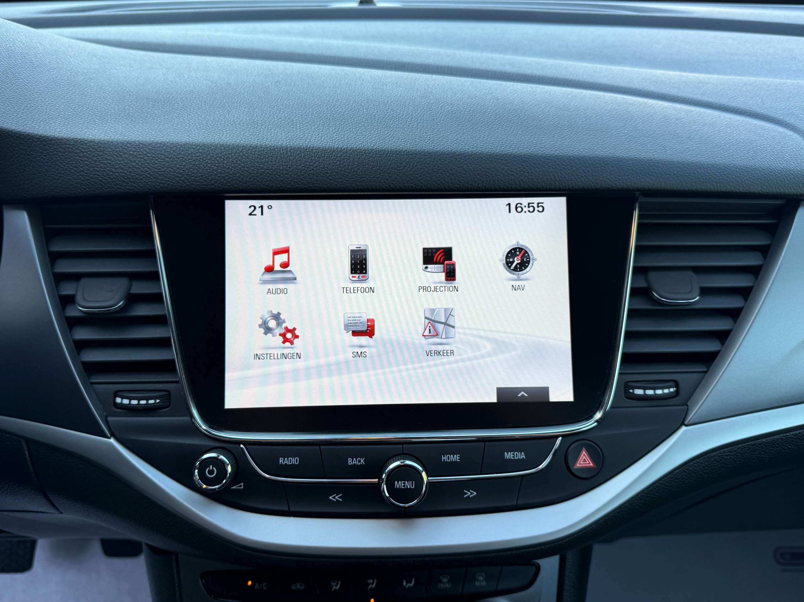 dd787c73-4d68-4092-9956-29271c608b1219-opel-astra-1-0i-105pk-tourer-navigatie-carplay-pdc-bluetooth-alu-carpass.jpg