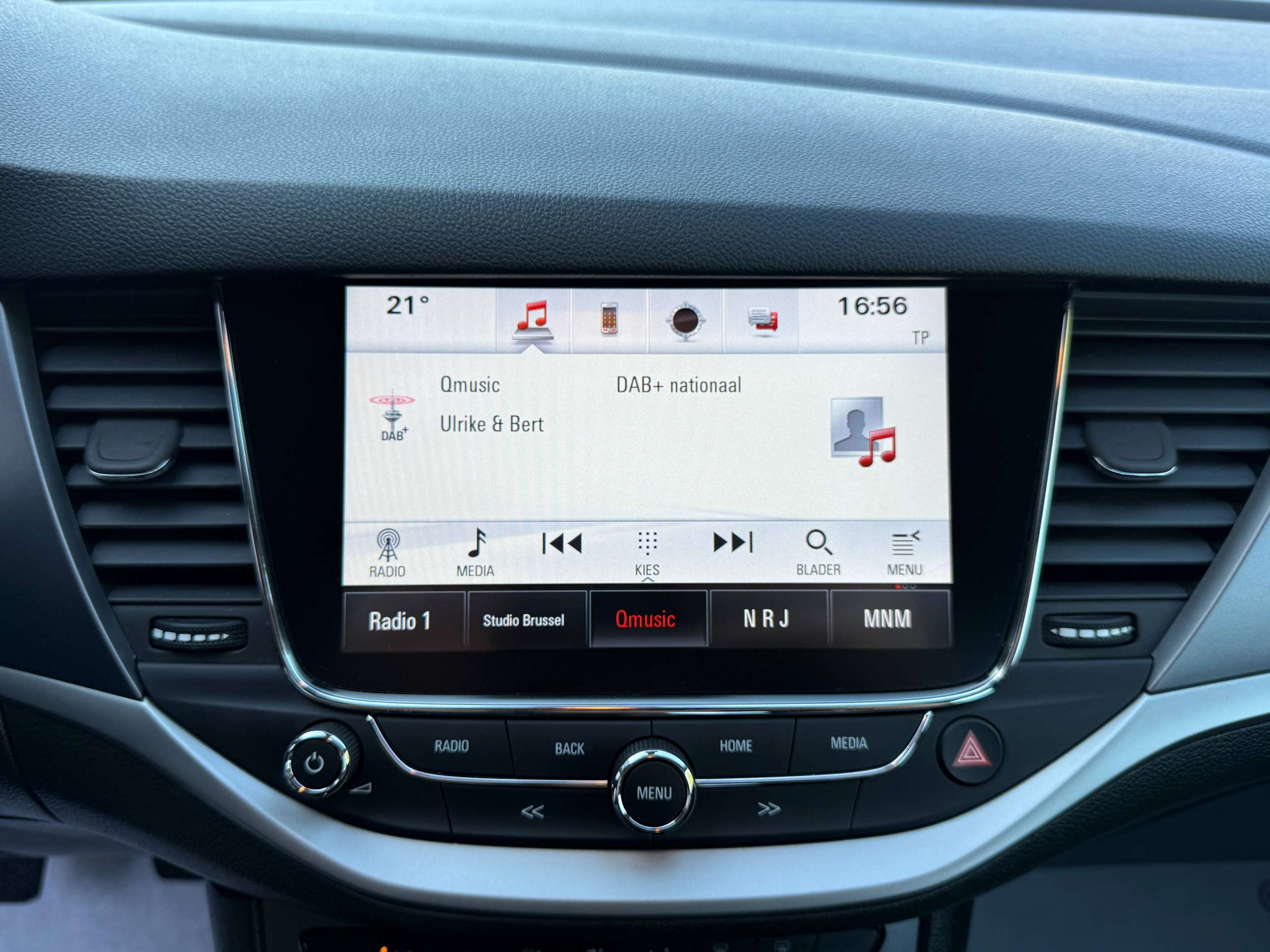 dd787c73-4d68-4092-9956-29271c608b1220-opel-astra-1-0i-105pk-tourer-navigatie-carplay-pdc-bluetooth-alu-carpass.jpg