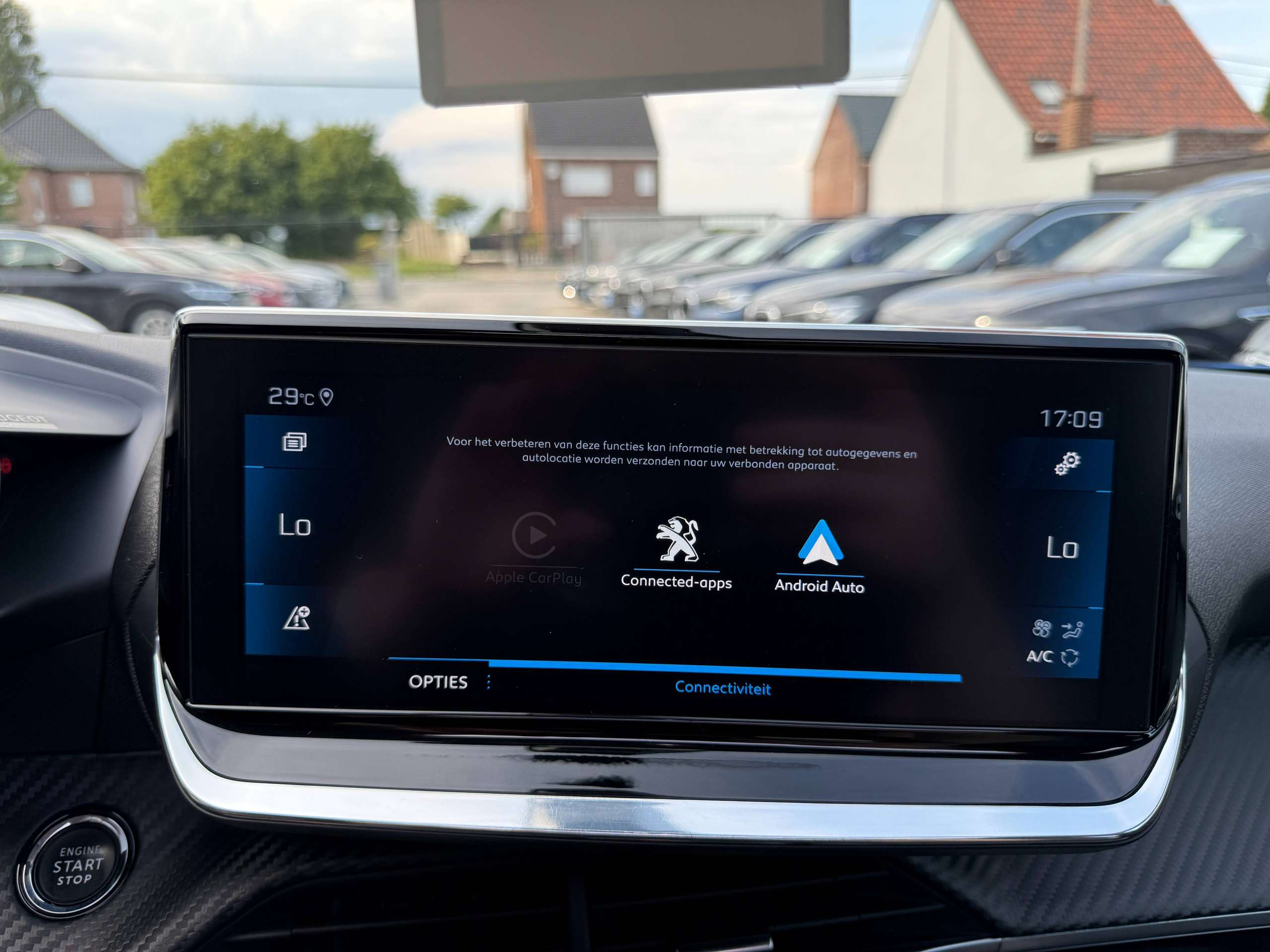 dfa7a58d-3954-45ba-afb2-5600983385e624-peugeot-2008-1-2i-130pk-automaat-opendak-navigatie-leder-virtual-camera-carplay.jpg