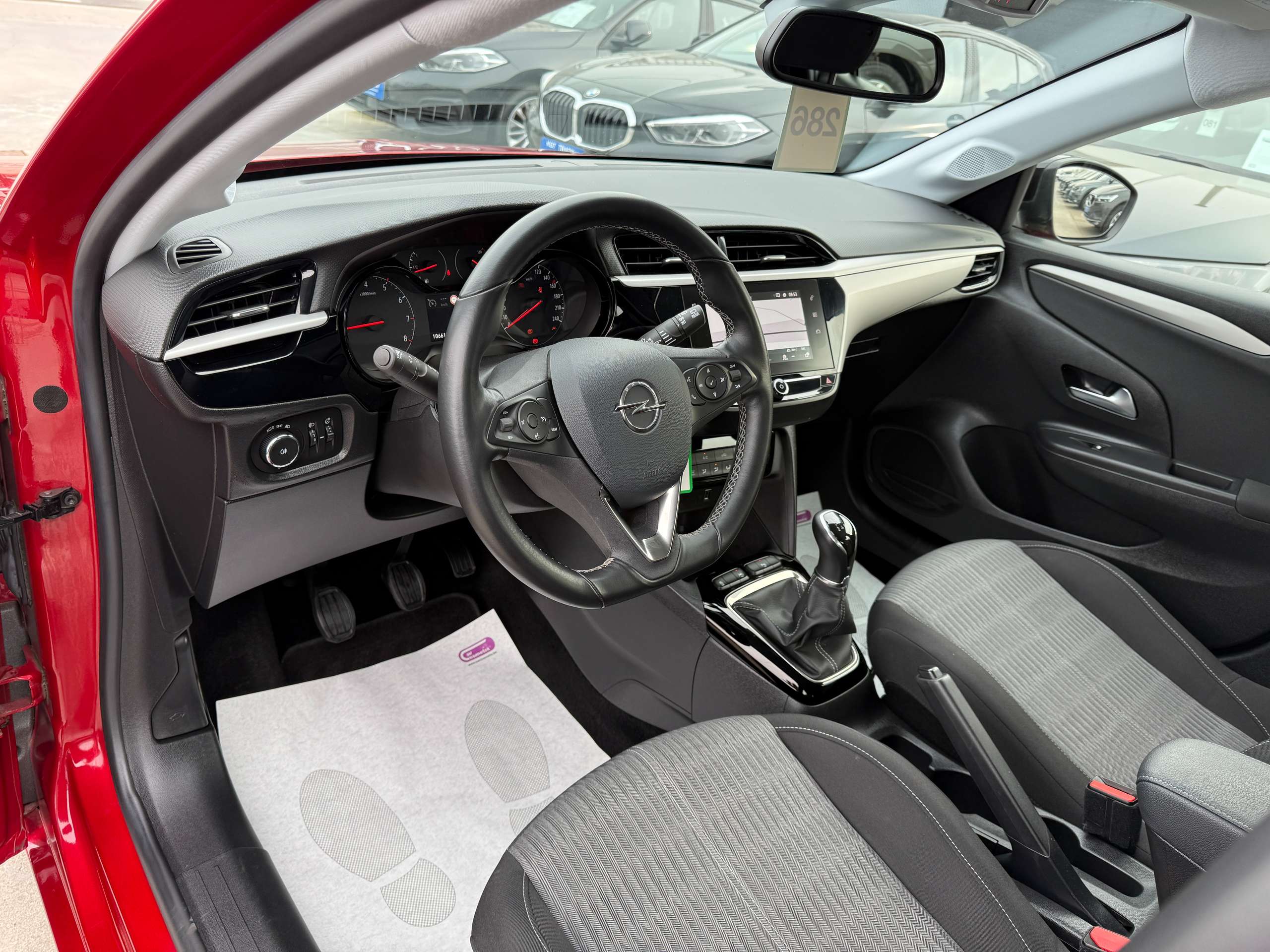 e3304633-bd4b-480b-a37a-04917c9ec03412-opel-corsa-1-2i-navigatie-carplay-camera-bluetooth-pdc-airco.jpg