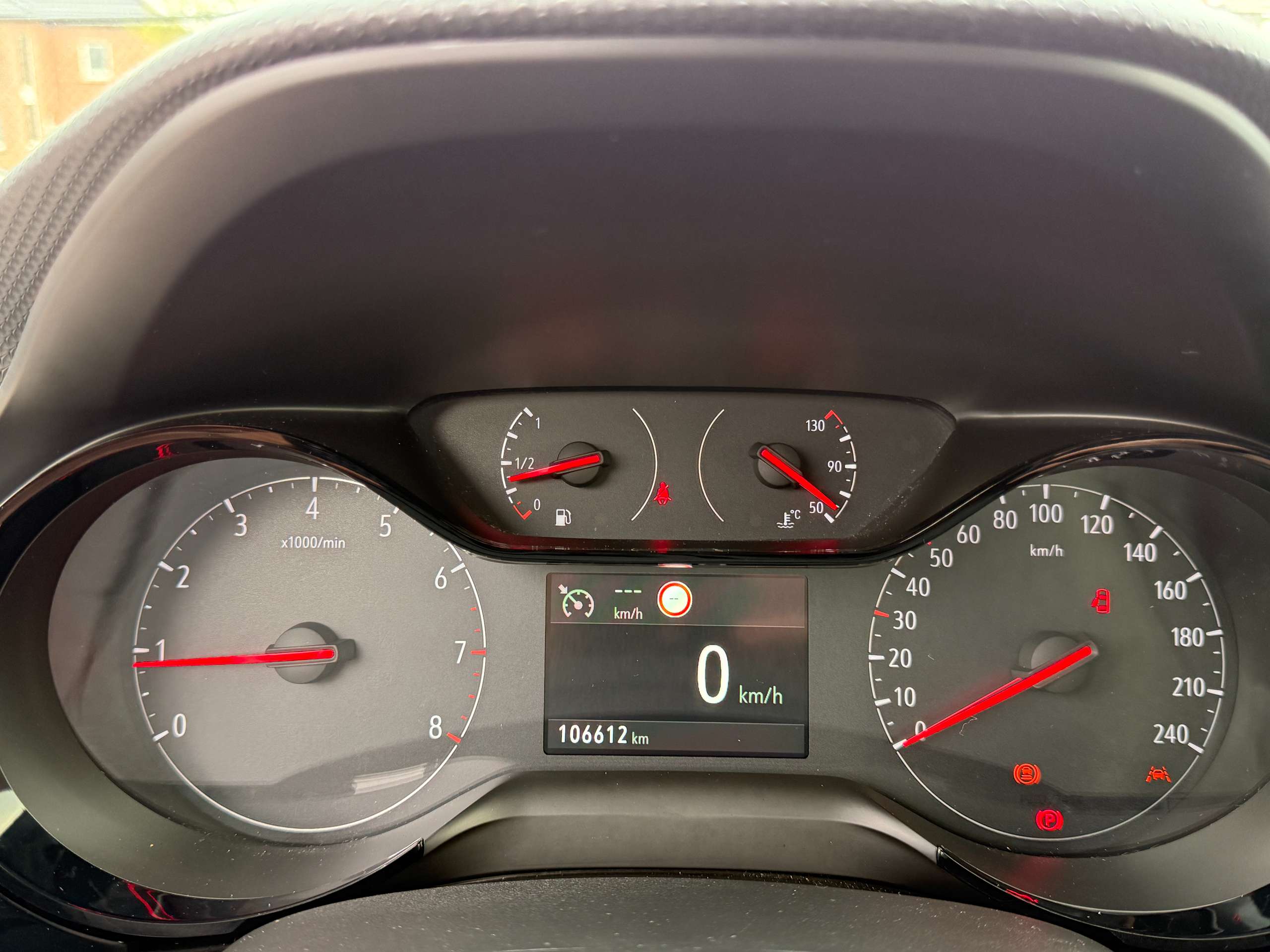 e3304633-bd4b-480b-a37a-04917c9ec03415-opel-corsa-1-2i-navigatie-carplay-camera-bluetooth-pdc-airco.jpg