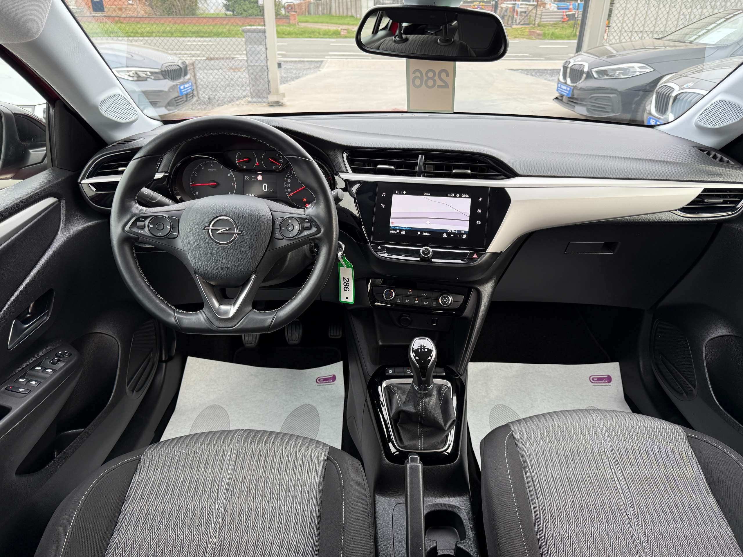 e3304633-bd4b-480b-a37a-04917c9ec03429-opel-corsa-1-2i-navigatie-carplay-camera-bluetooth-pdc-airco.jpg
