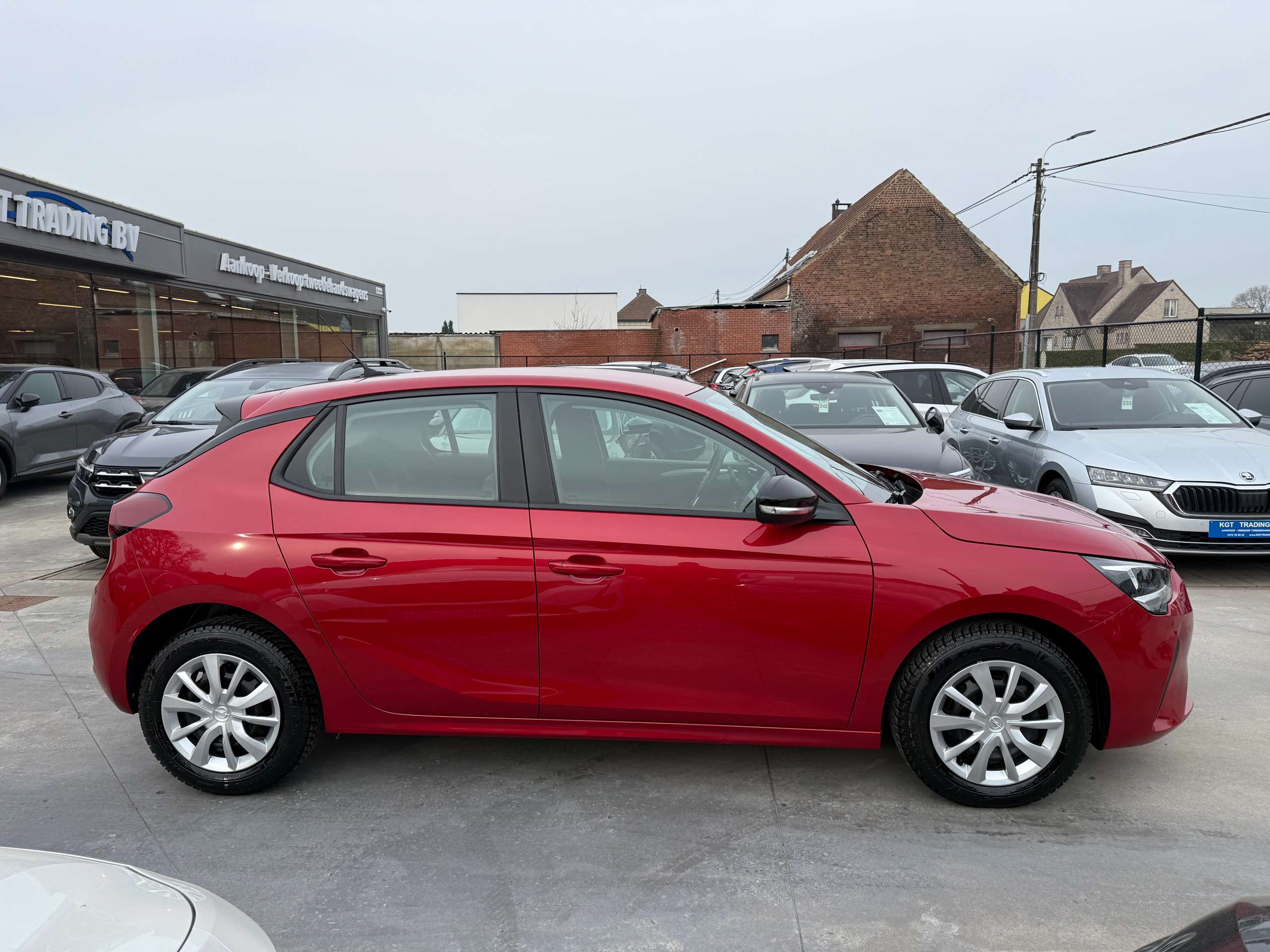 e3304633-bd4b-480b-a37a-04917c9ec0344-opel-corsa-1-2i-navigatie-carplay-camera-bluetooth-pdc-airco.jpg