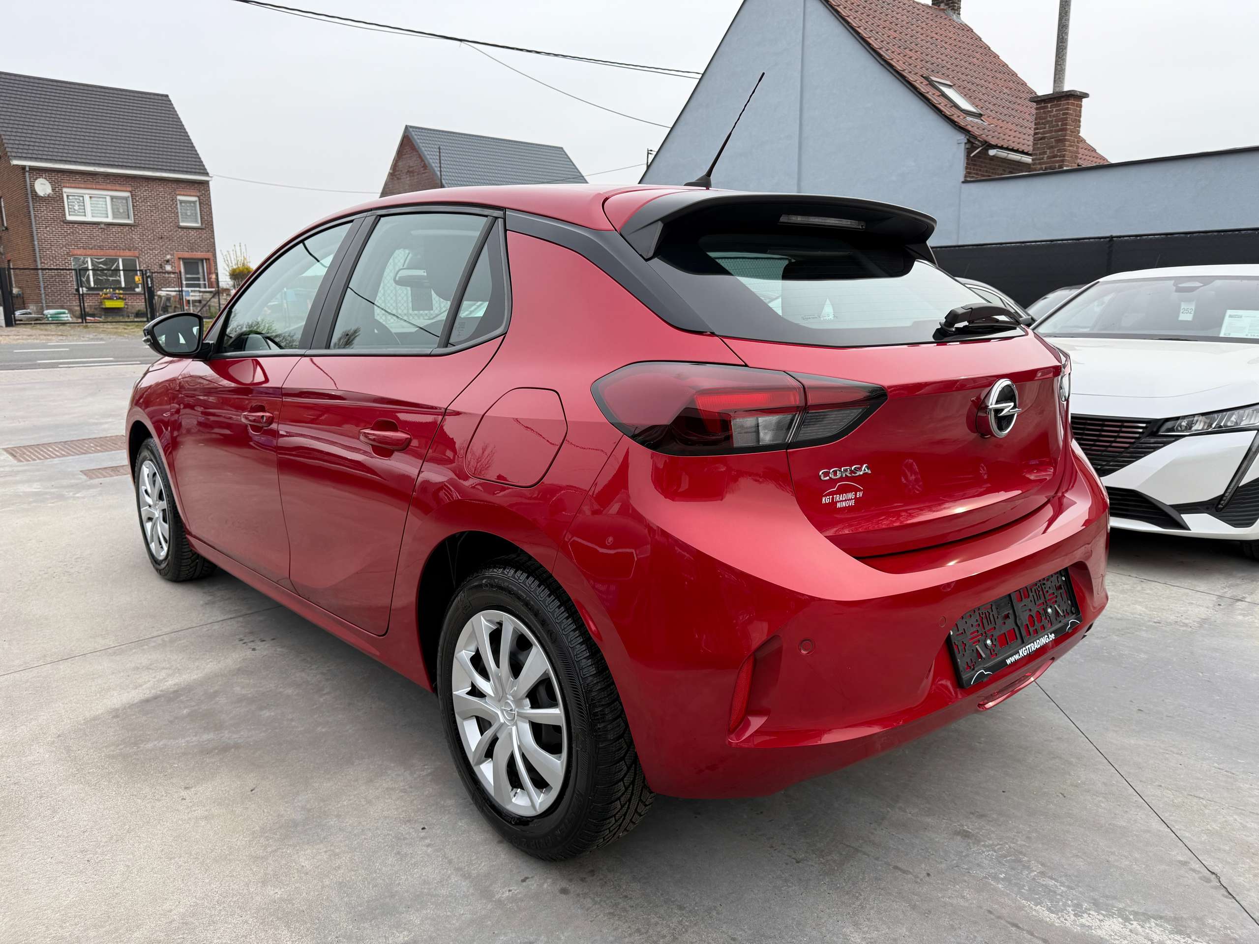 e3304633-bd4b-480b-a37a-04917c9ec0347-opel-corsa-1-2i-navigatie-carplay-camera-bluetooth-pdc-airco.jpg