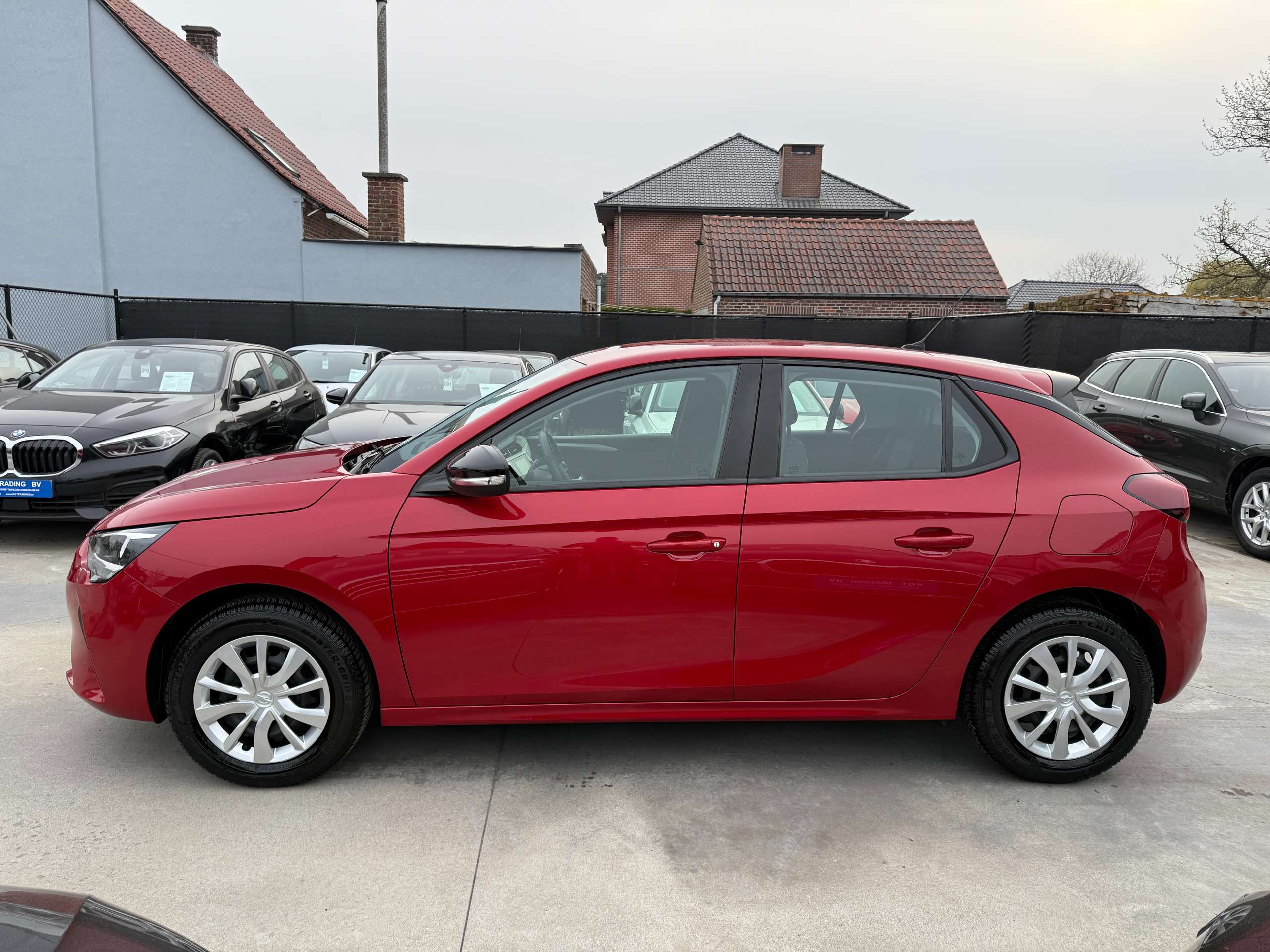e3304633-bd4b-480b-a37a-04917c9ec0348-opel-corsa-1-2i-navigatie-carplay-camera-bluetooth-pdc-airco.jpg