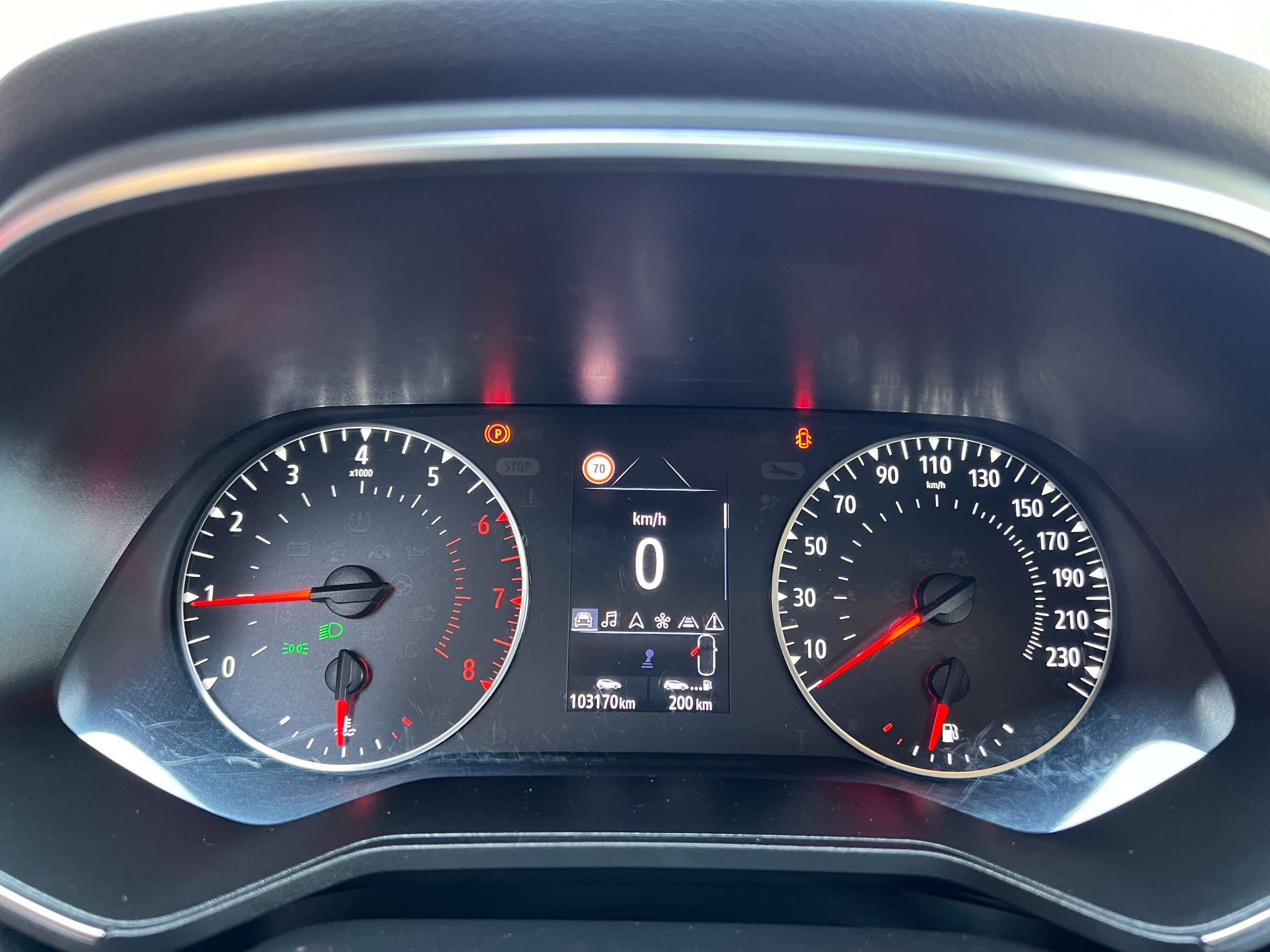 e3ae1144-421d-4af2-9834-f839812afc7416-renault-clio-1-0-tce-navigatie-full-led-dab-carplay-pdc-airco.jpg