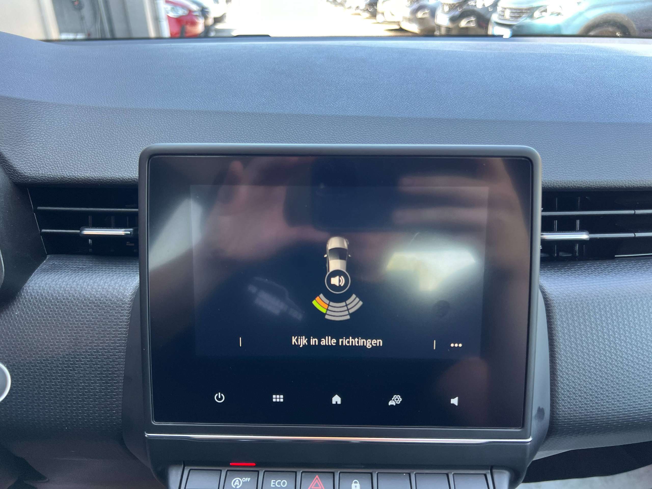 e3ae1144-421d-4af2-9834-f839812afc7420-renault-clio-1-0-tce-navigatie-full-led-dab-carplay-pdc-airco.jpg