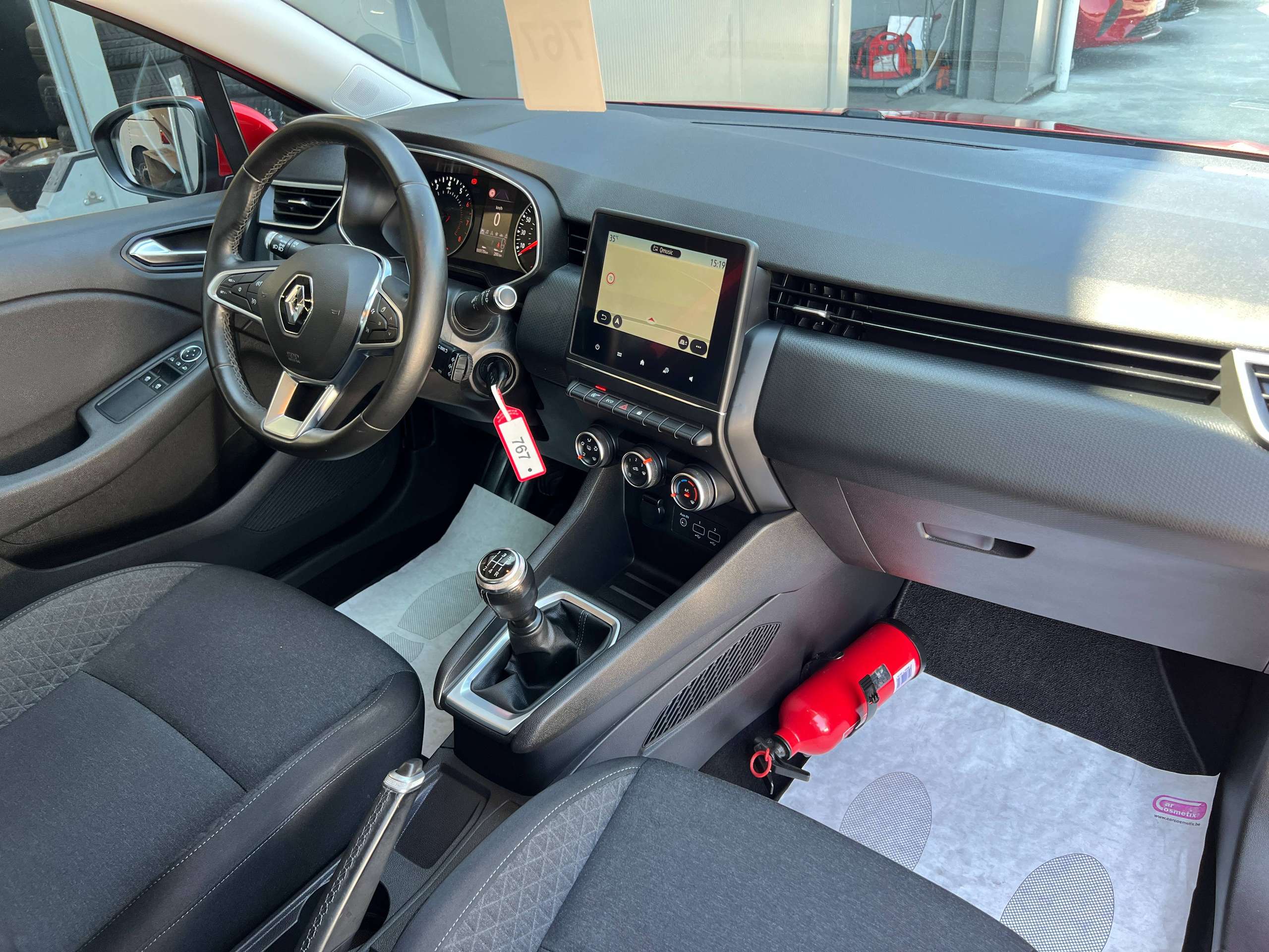 e3ae1144-421d-4af2-9834-f839812afc7427-renault-clio-1-0-tce-navigatie-full-led-dab-carplay-pdc-airco.jpg