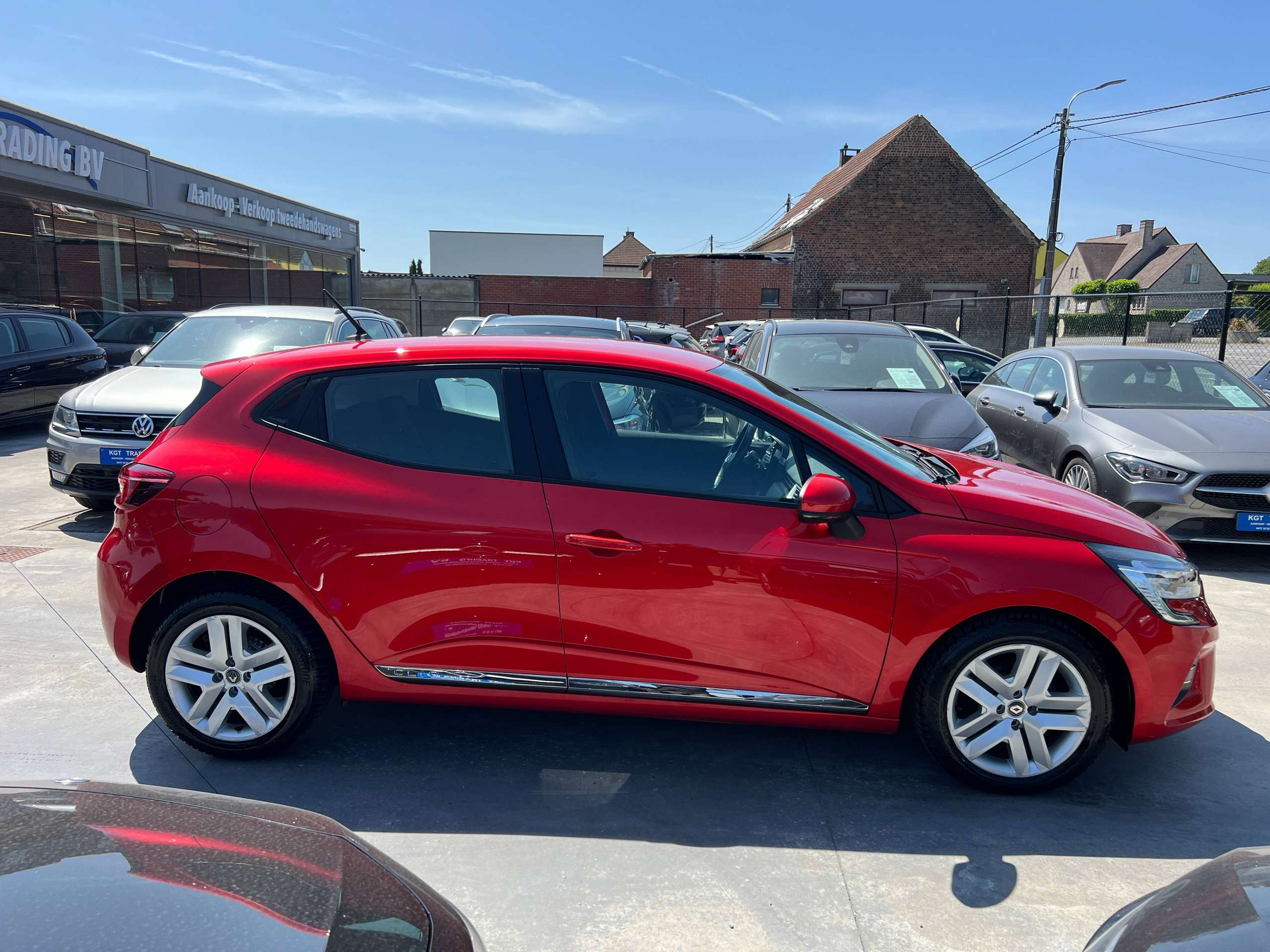 e3ae1144-421d-4af2-9834-f839812afc744-renault-clio-1-0-tce-navigatie-full-led-dab-carplay-pdc-airco.jpg