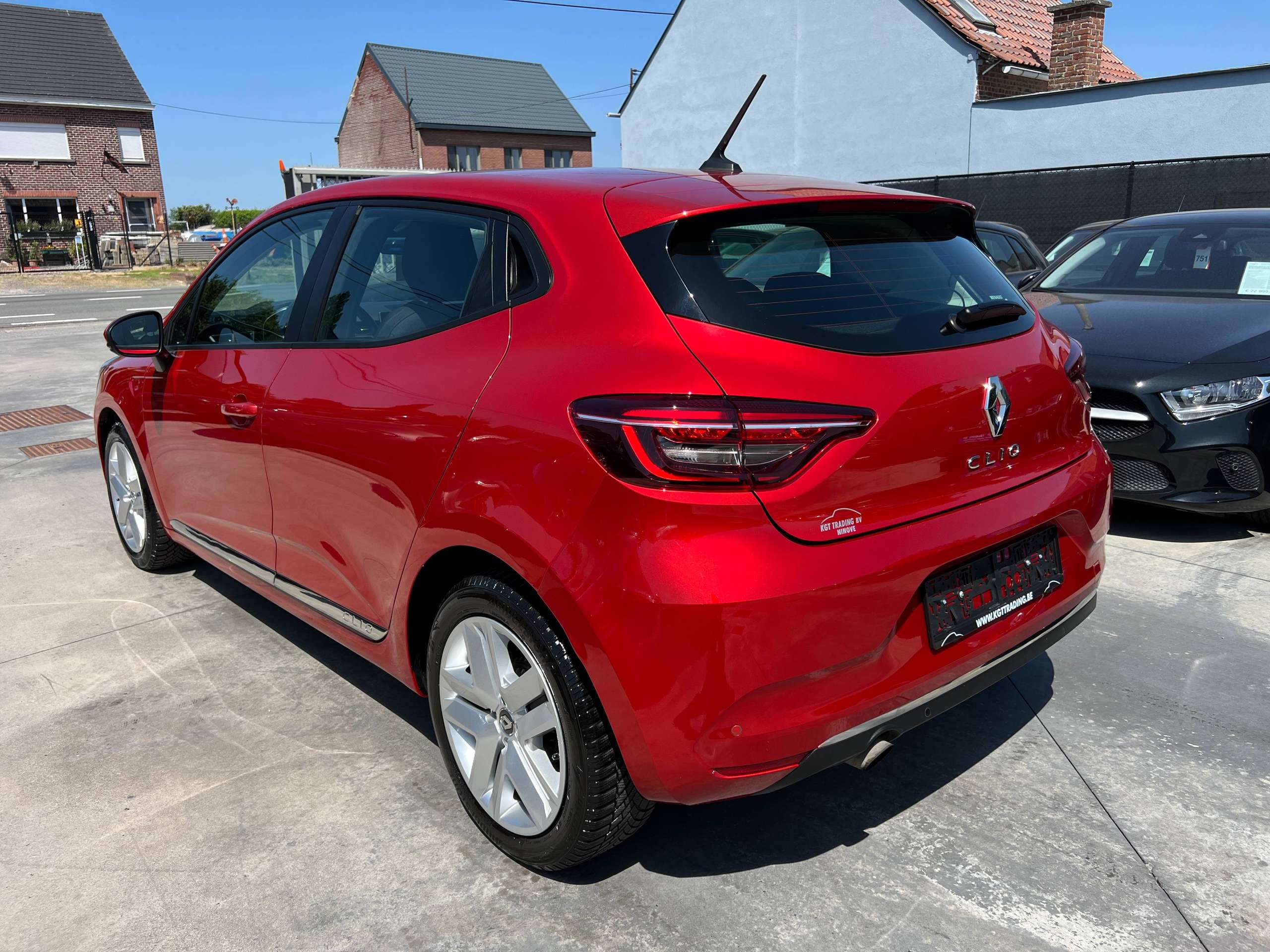 e3ae1144-421d-4af2-9834-f839812afc747-renault-clio-1-0-tce-navigatie-full-led-dab-carplay-pdc-airco.jpg
