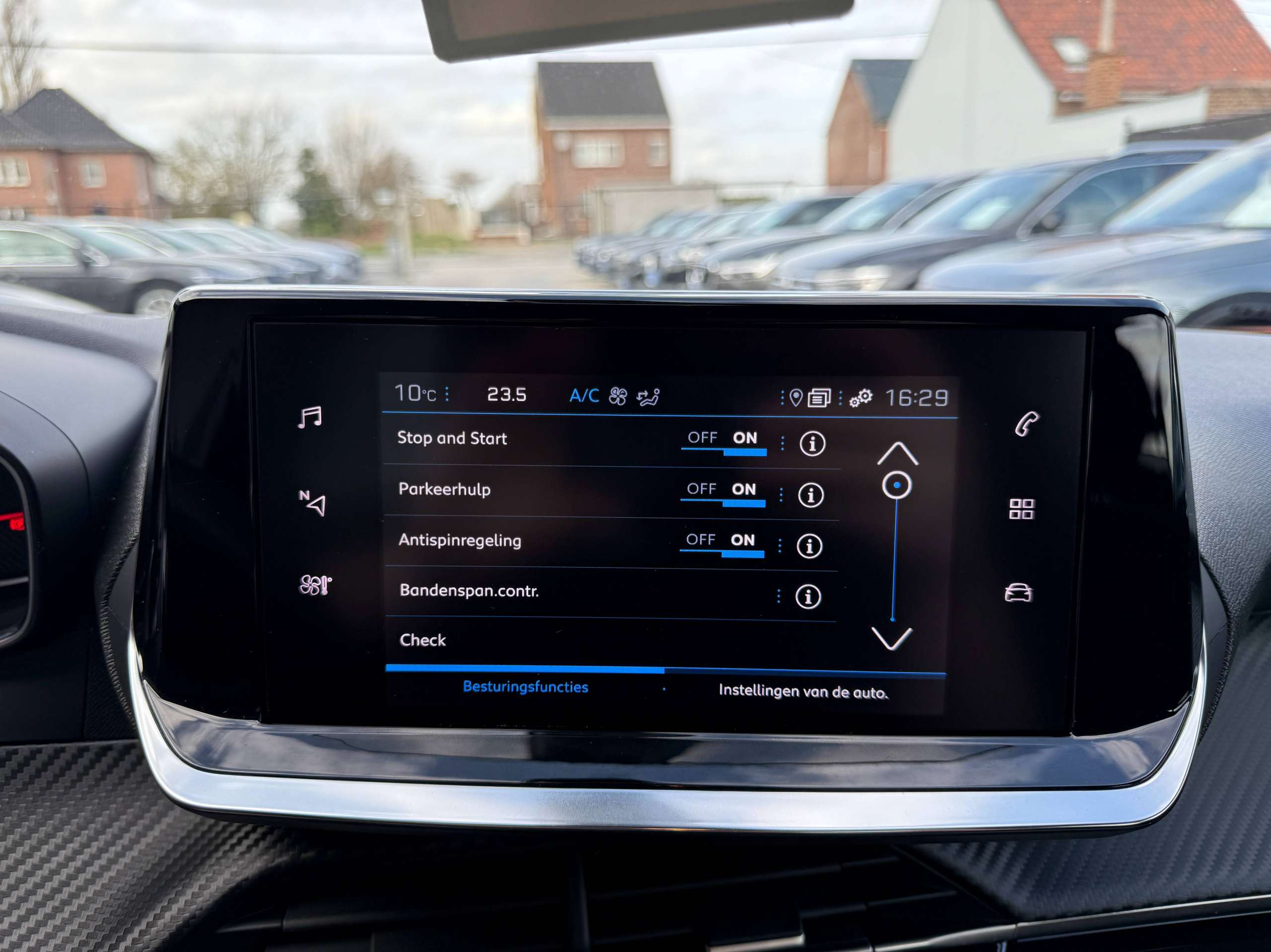 e42f4d7f-a550-4841-8e89-1238919db86820-peugeot-2008-1-2i-101pk-navigatie-carplay-pdc-bluetooth-led-a-c.jpg