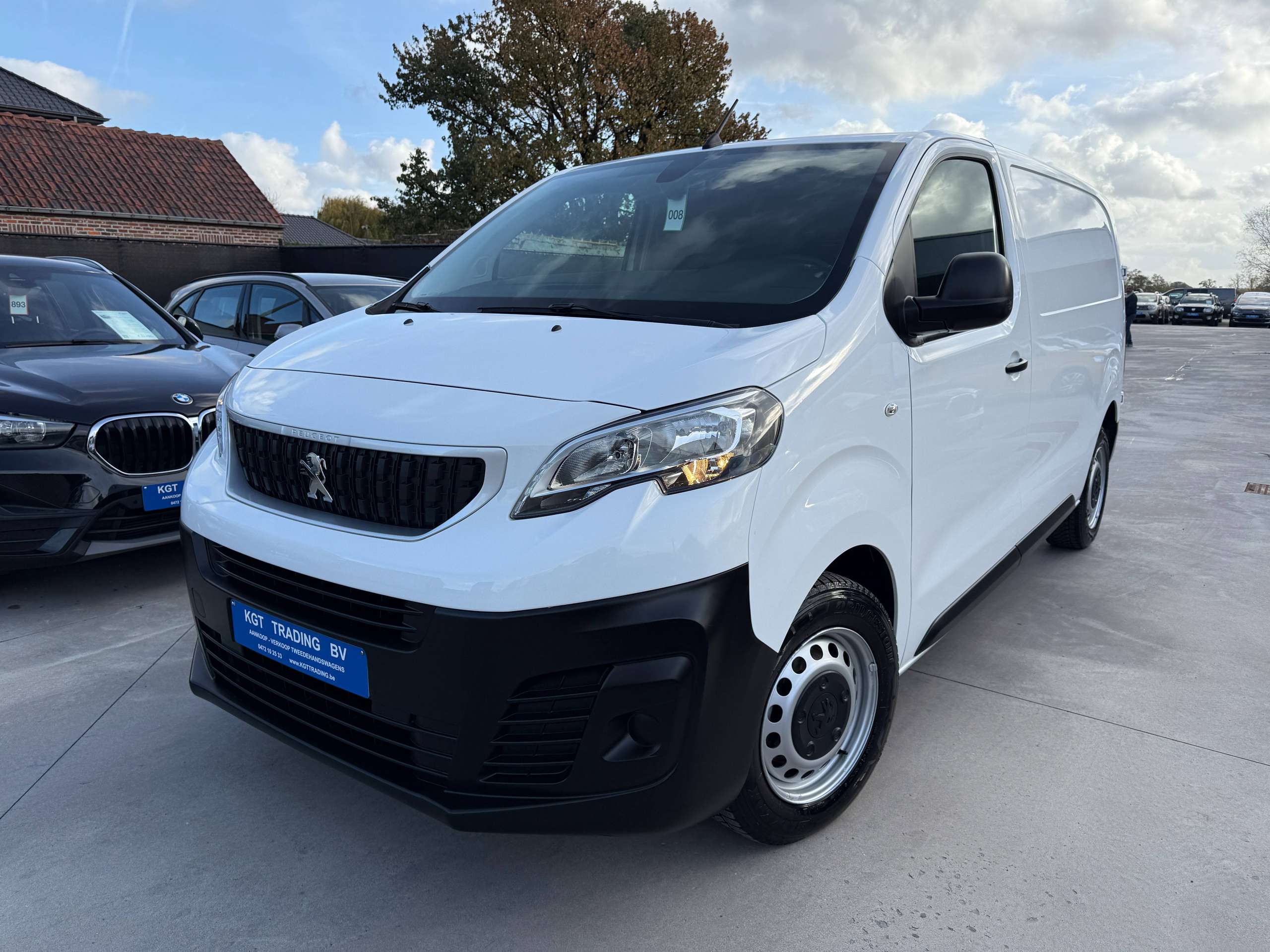 e9b94c1a-ae2a-493c-89d8-268ebcfa96651-peugeot-expert-2-0-hdi-122pk-3-zit-navigatie-leder-carplay-pdc.jpg