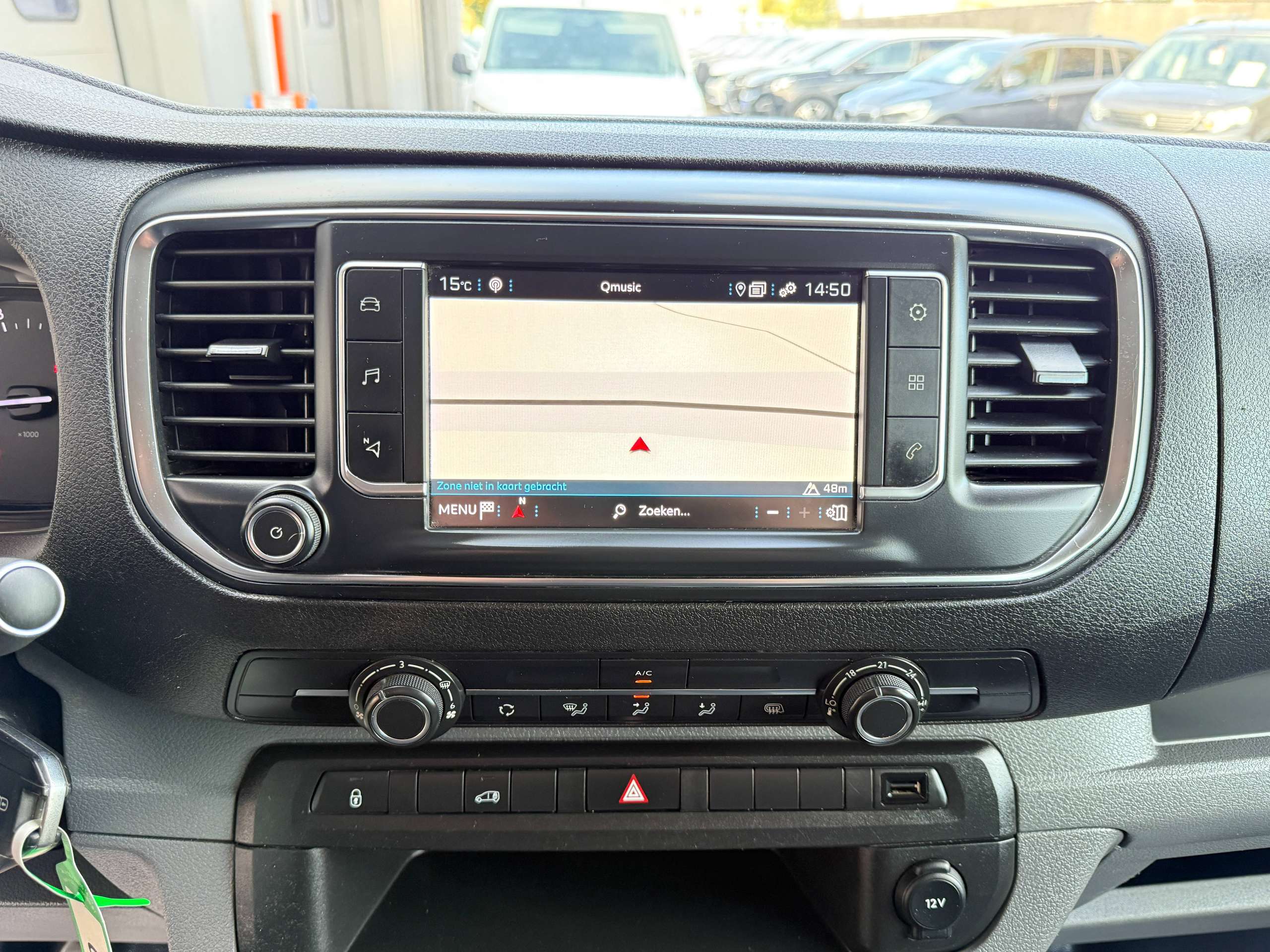 e9b94c1a-ae2a-493c-89d8-268ebcfa966516-peugeot-expert-2-0-hdi-122pk-3-zit-navigatie-leder-carplay-pdc.jpg