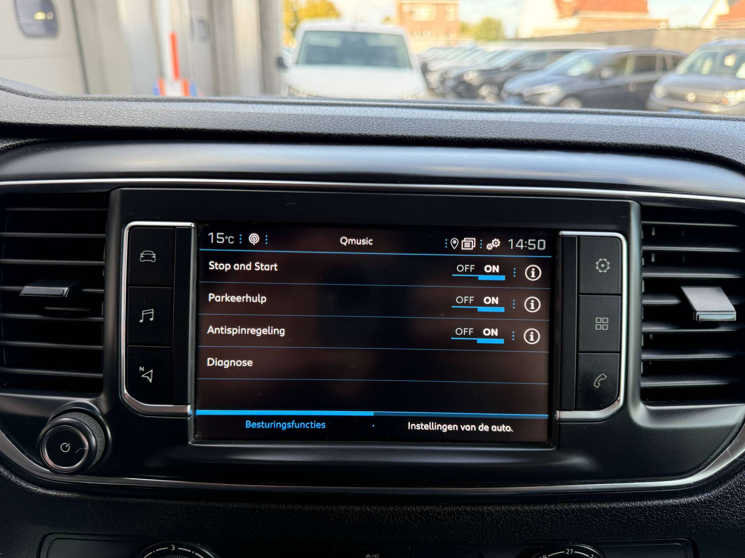 e9b94c1a-ae2a-493c-89d8-268ebcfa966517-peugeot-expert-2-0-hdi-122pk-3-zit-navigatie-leder-carplay-pdc.jpg