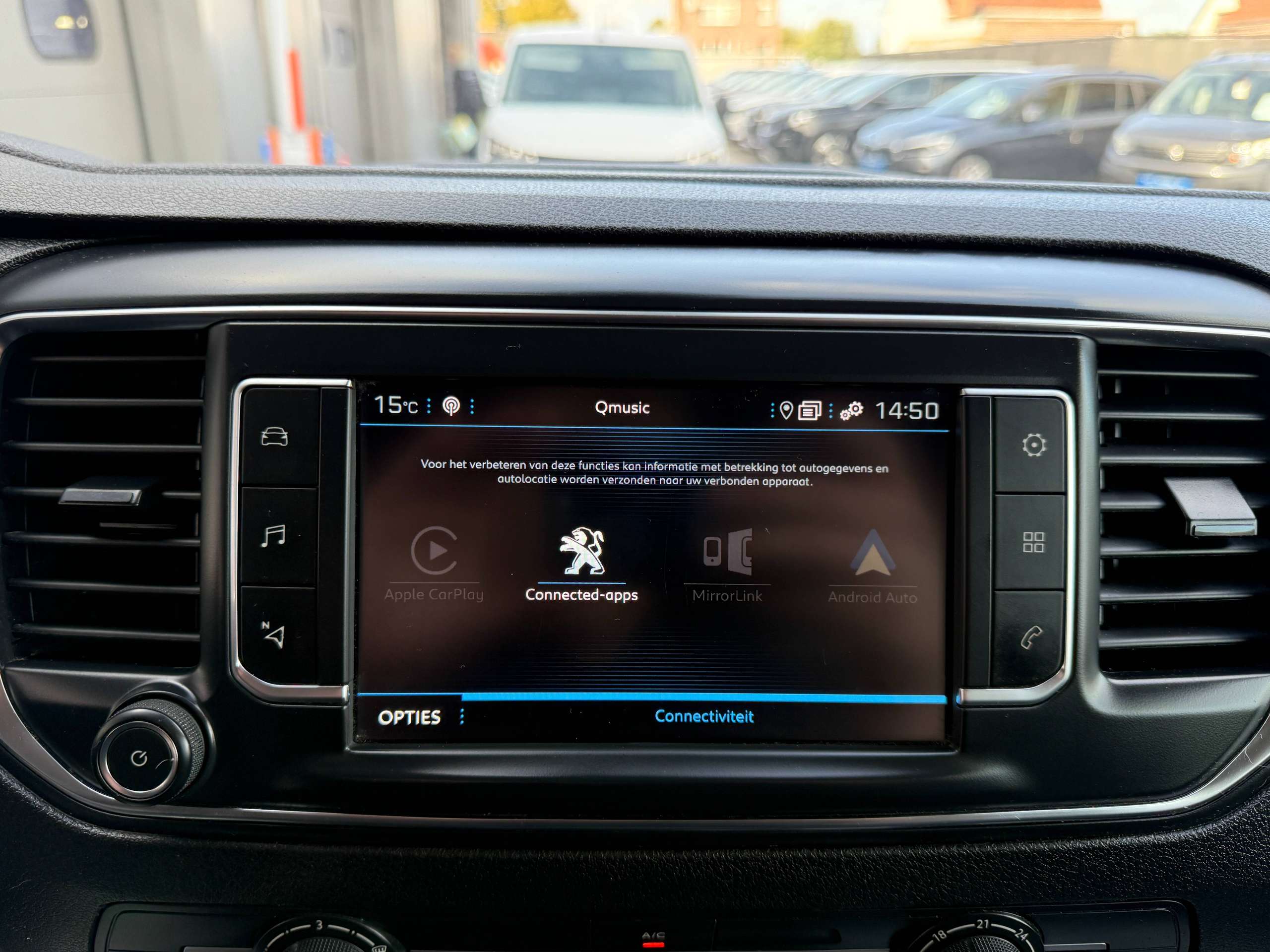 e9b94c1a-ae2a-493c-89d8-268ebcfa966518-peugeot-expert-2-0-hdi-122pk-3-zit-navigatie-leder-carplay-pdc.jpg