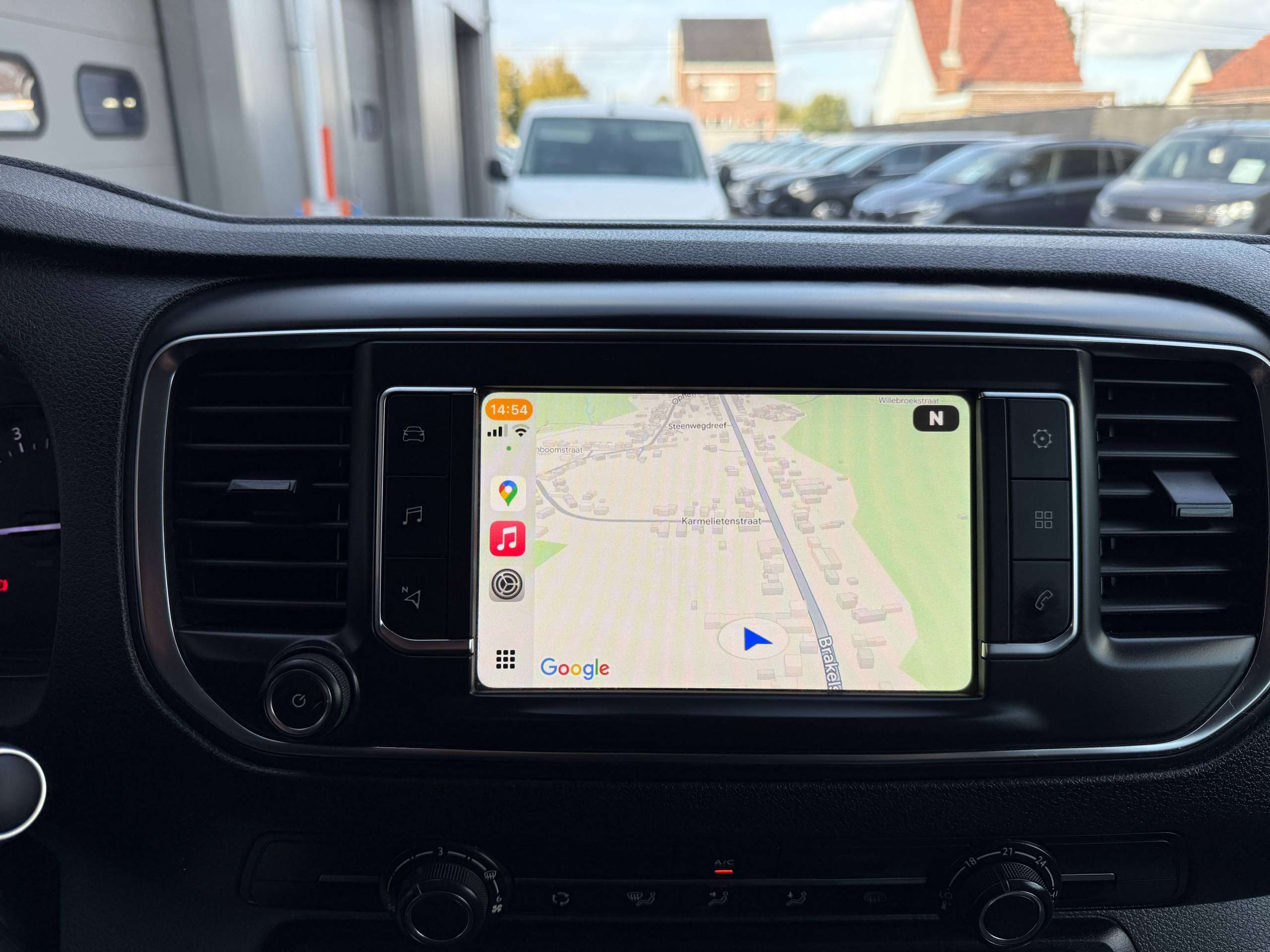e9b94c1a-ae2a-493c-89d8-268ebcfa966522-peugeot-expert-2-0-hdi-122pk-3-zit-navigatie-leder-carplay-pdc.jpg