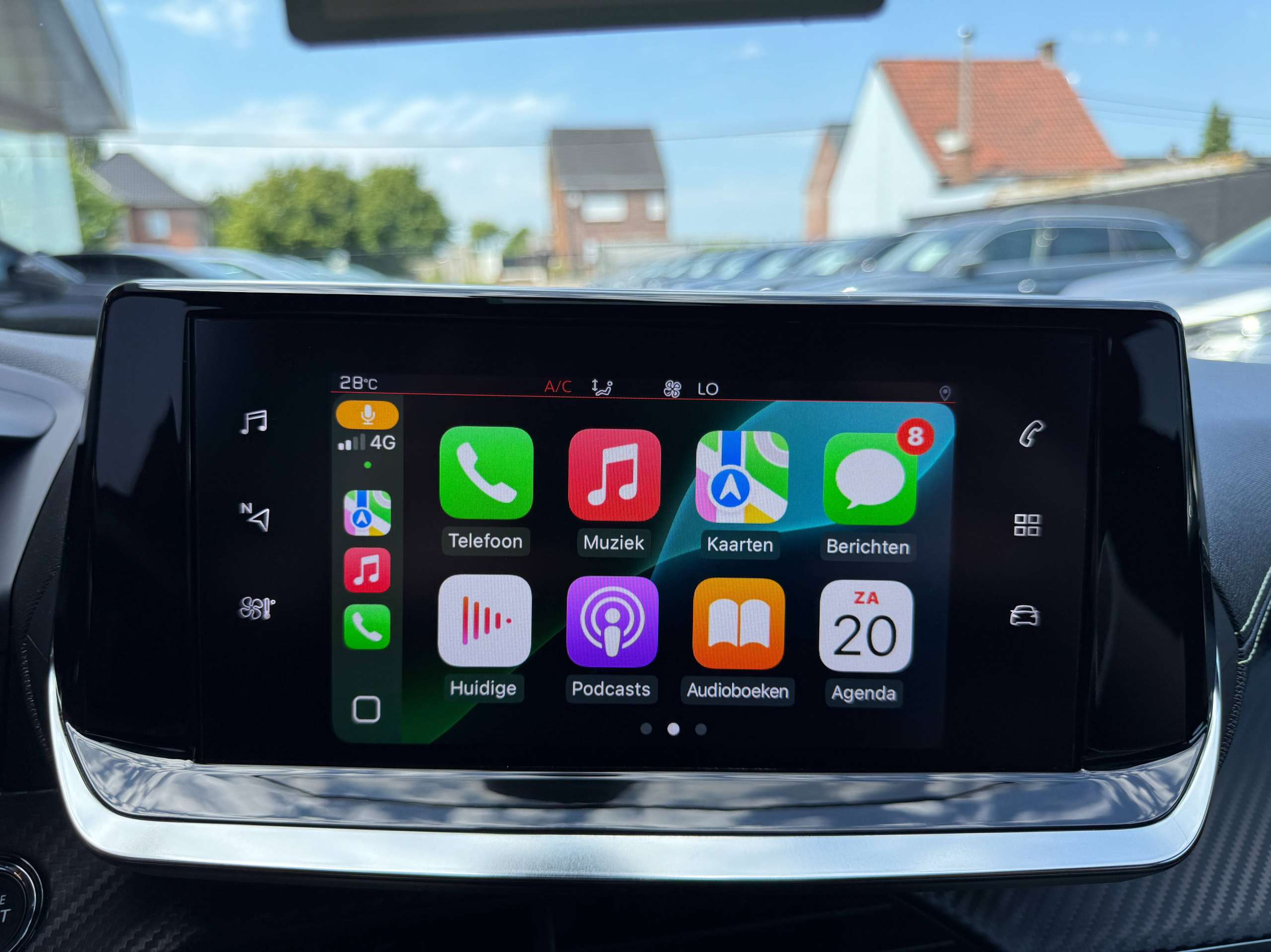eb64bd93-ae06-48fc-8201-f6031e5645b125-peugeot-208-1-2i-101pk-gt-line-leder-virtual-camera-carplay-pdc-full-led-alu.jpg