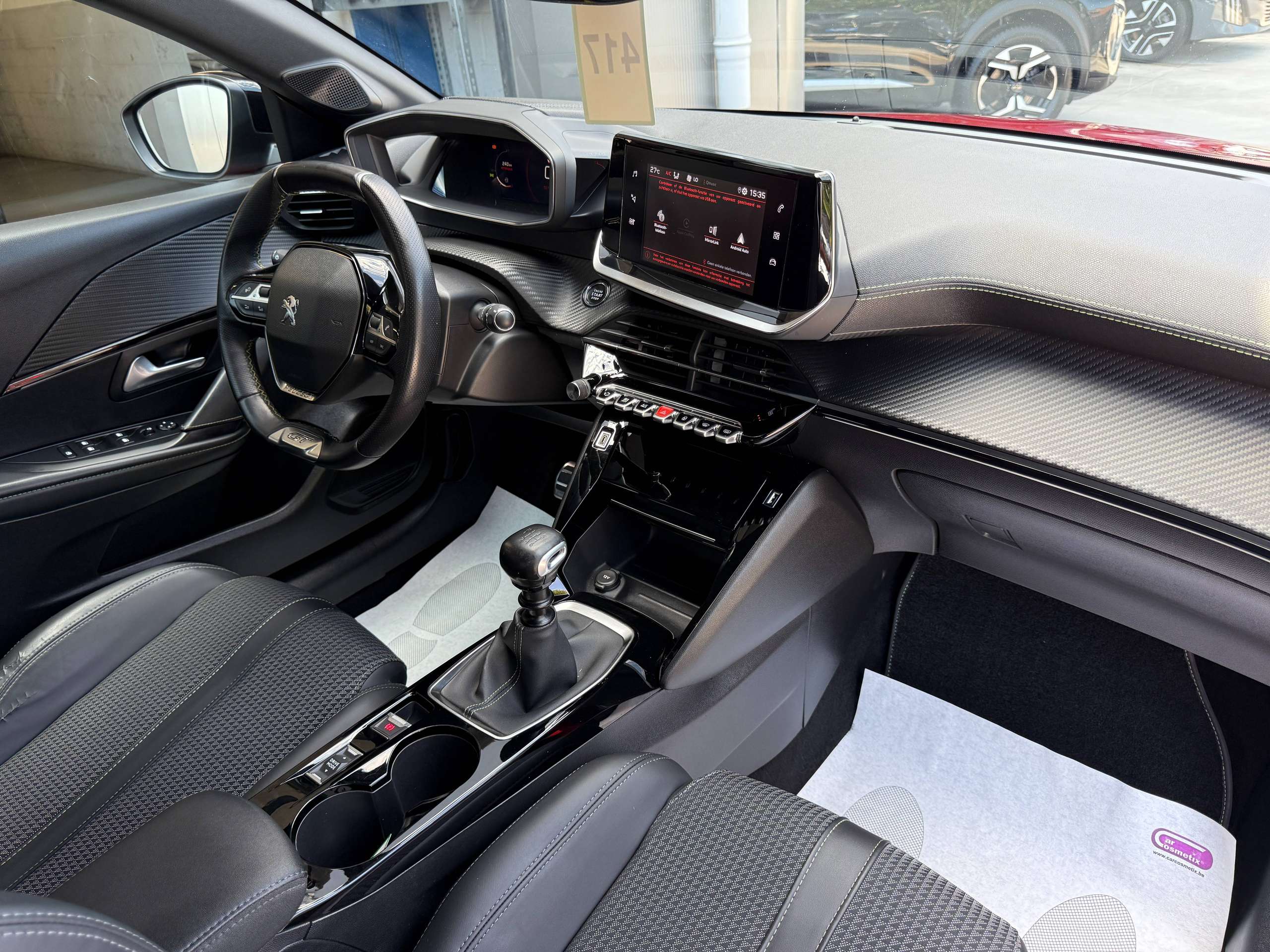 eb64bd93-ae06-48fc-8201-f6031e5645b128-peugeot-208-1-2i-101pk-gt-line-leder-virtual-camera-carplay-pdc-full-led-alu.jpg