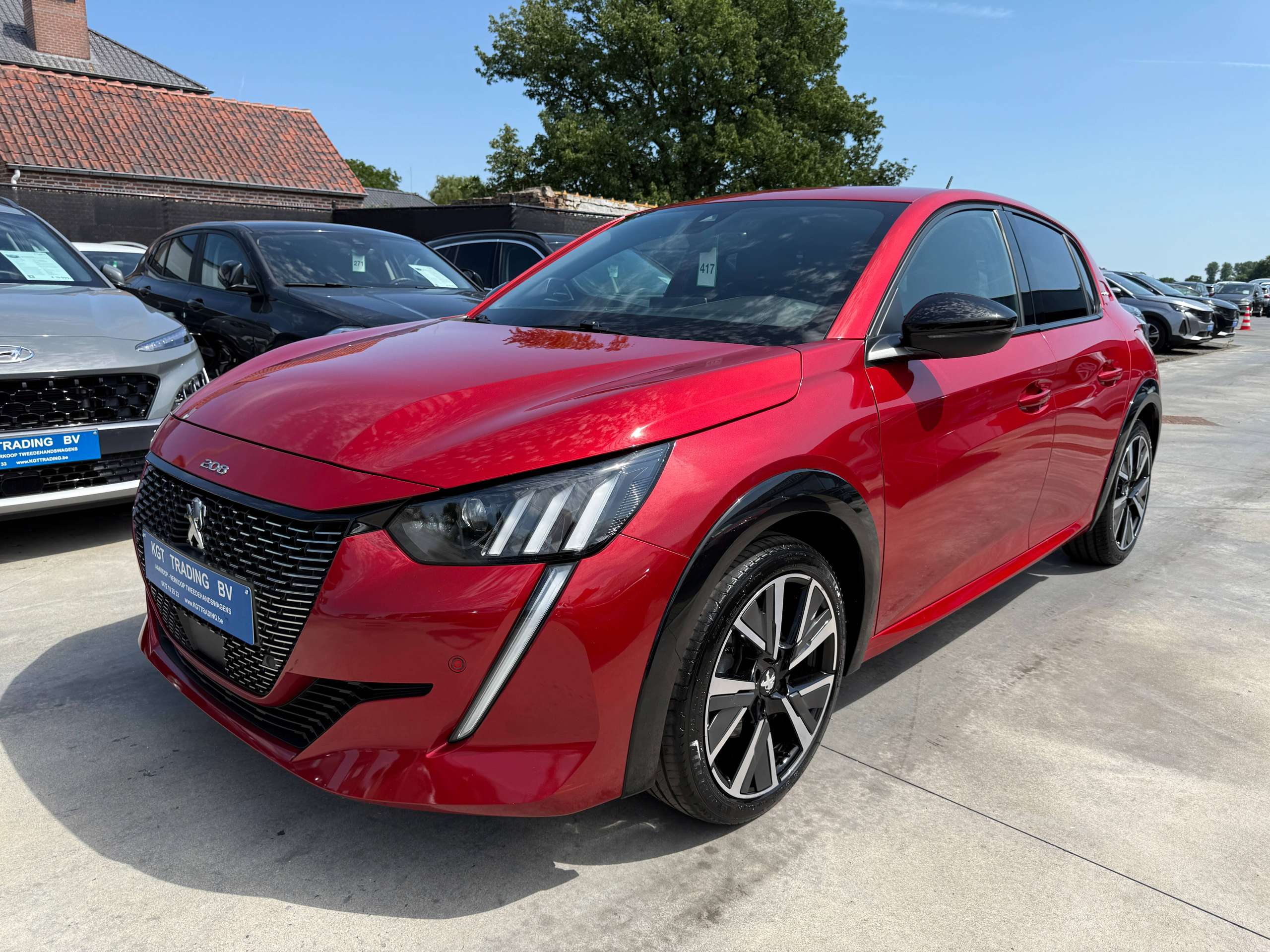 eb64bd93-ae06-48fc-8201-f6031e5645b19-peugeot-208-1-2i-101pk-gt-line-leder-virtual-camera-carplay-pdc-full-led-alu.jpg