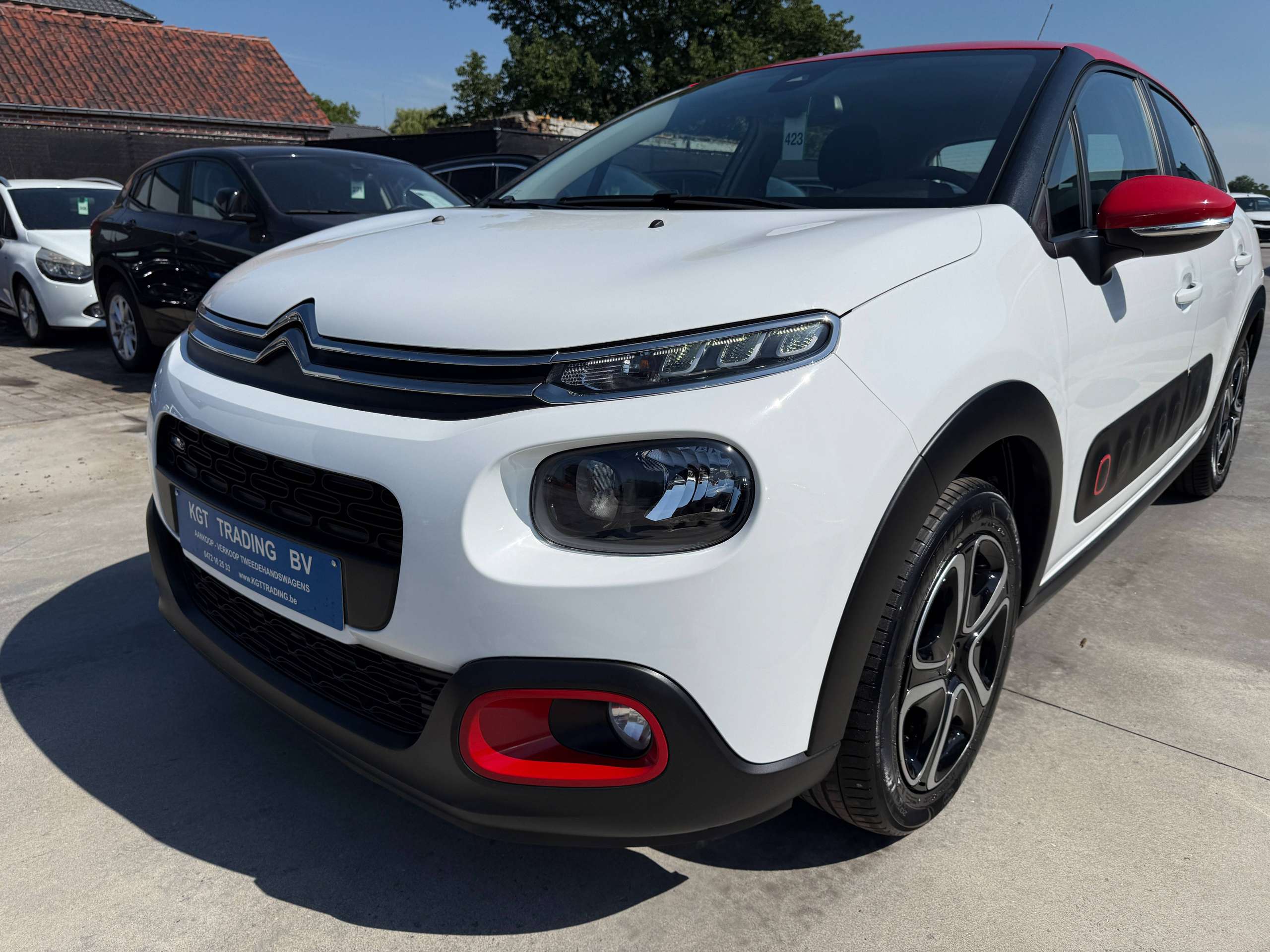 eff3cf91-eedd-44cb-81c7-2a07c7059d5f10-citroen-c3-1-2i-82pk-airbumps-bluetooth-parkeersensoren-airco-carpass.jpg