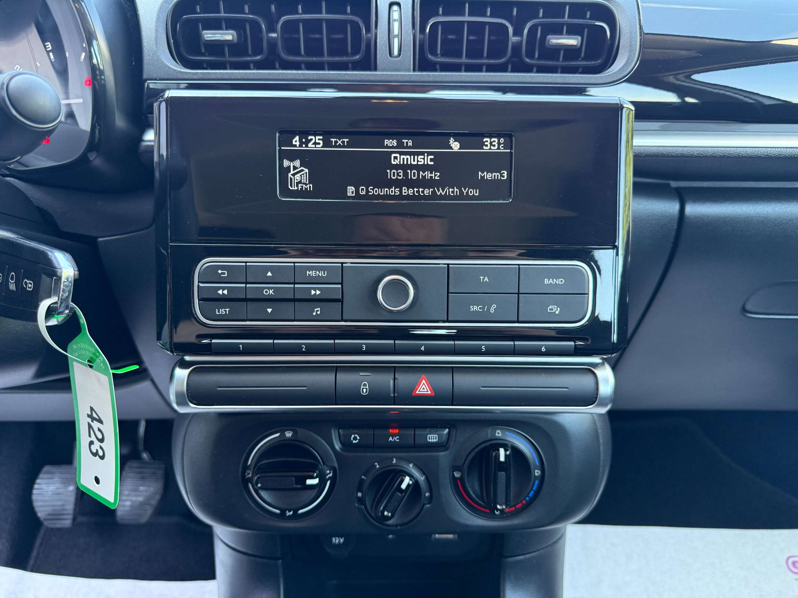eff3cf91-eedd-44cb-81c7-2a07c7059d5f19-citroen-c3-1-2i-82pk-airbumps-bluetooth-parkeersensoren-airco-carpass.jpg