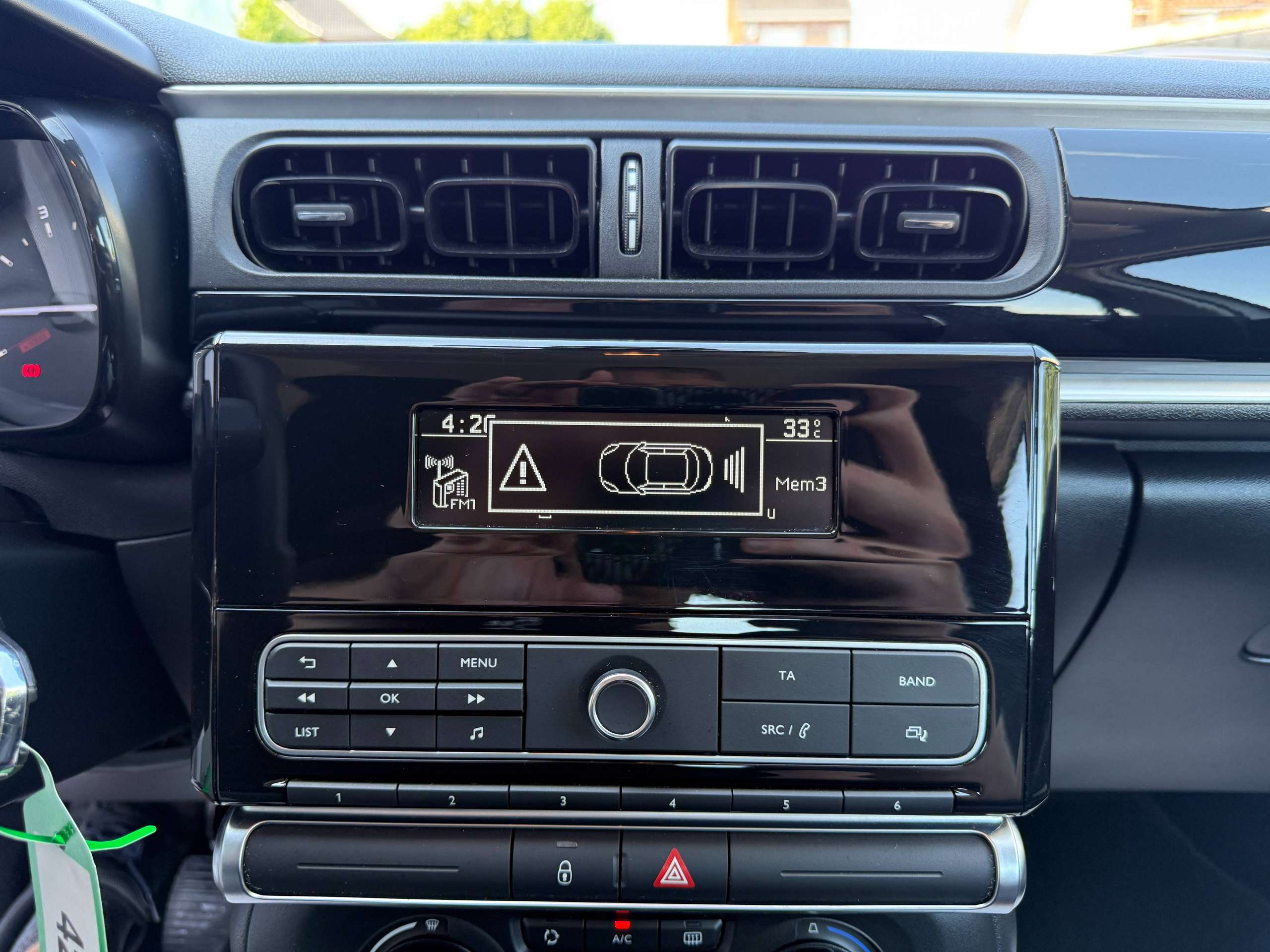 eff3cf91-eedd-44cb-81c7-2a07c7059d5f20-citroen-c3-1-2i-82pk-airbumps-bluetooth-parkeersensoren-airco-carpass.jpg