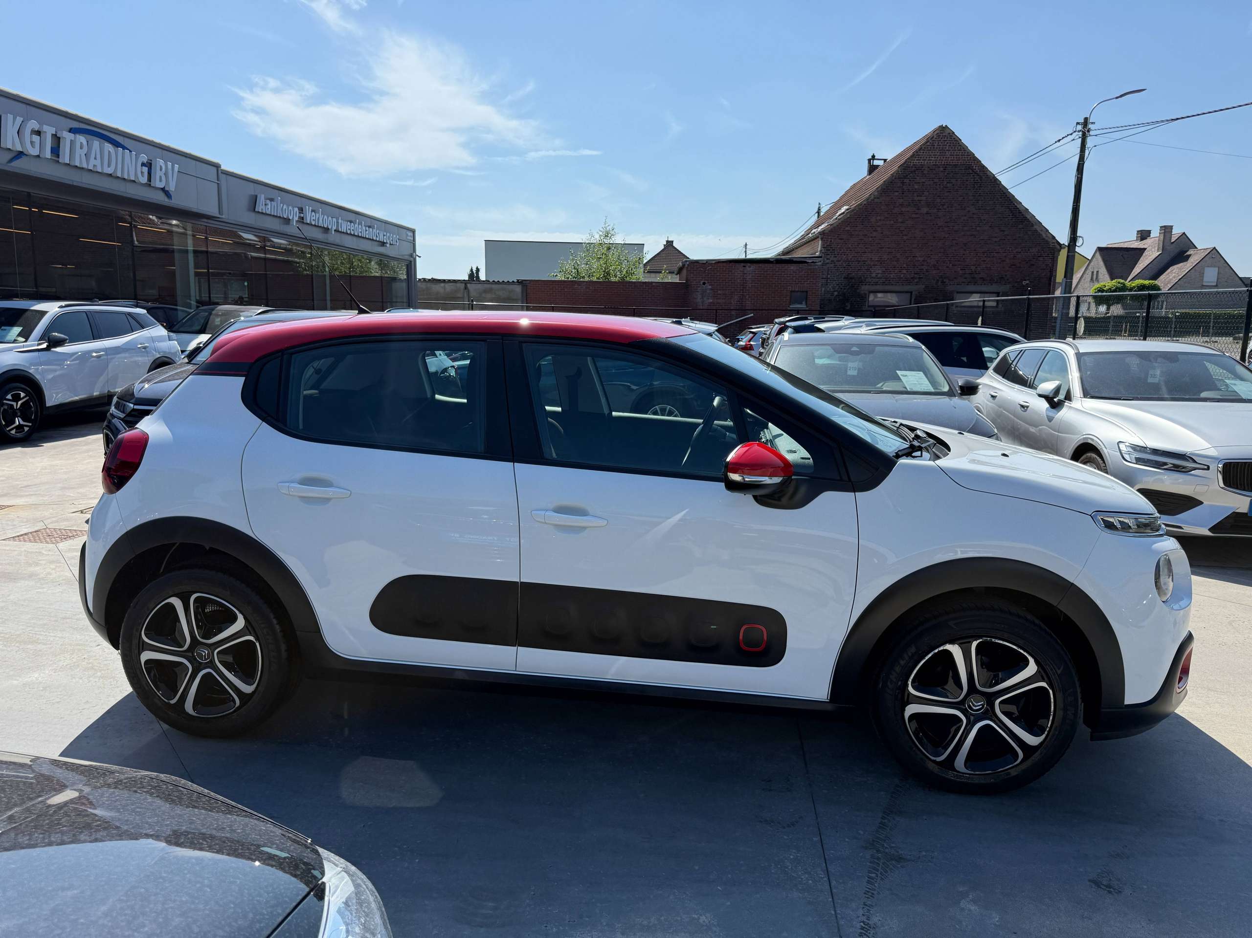 eff3cf91-eedd-44cb-81c7-2a07c7059d5f4-citroen-c3-1-2i-82pk-airbumps-bluetooth-parkeersensoren-airco-carpass.jpg