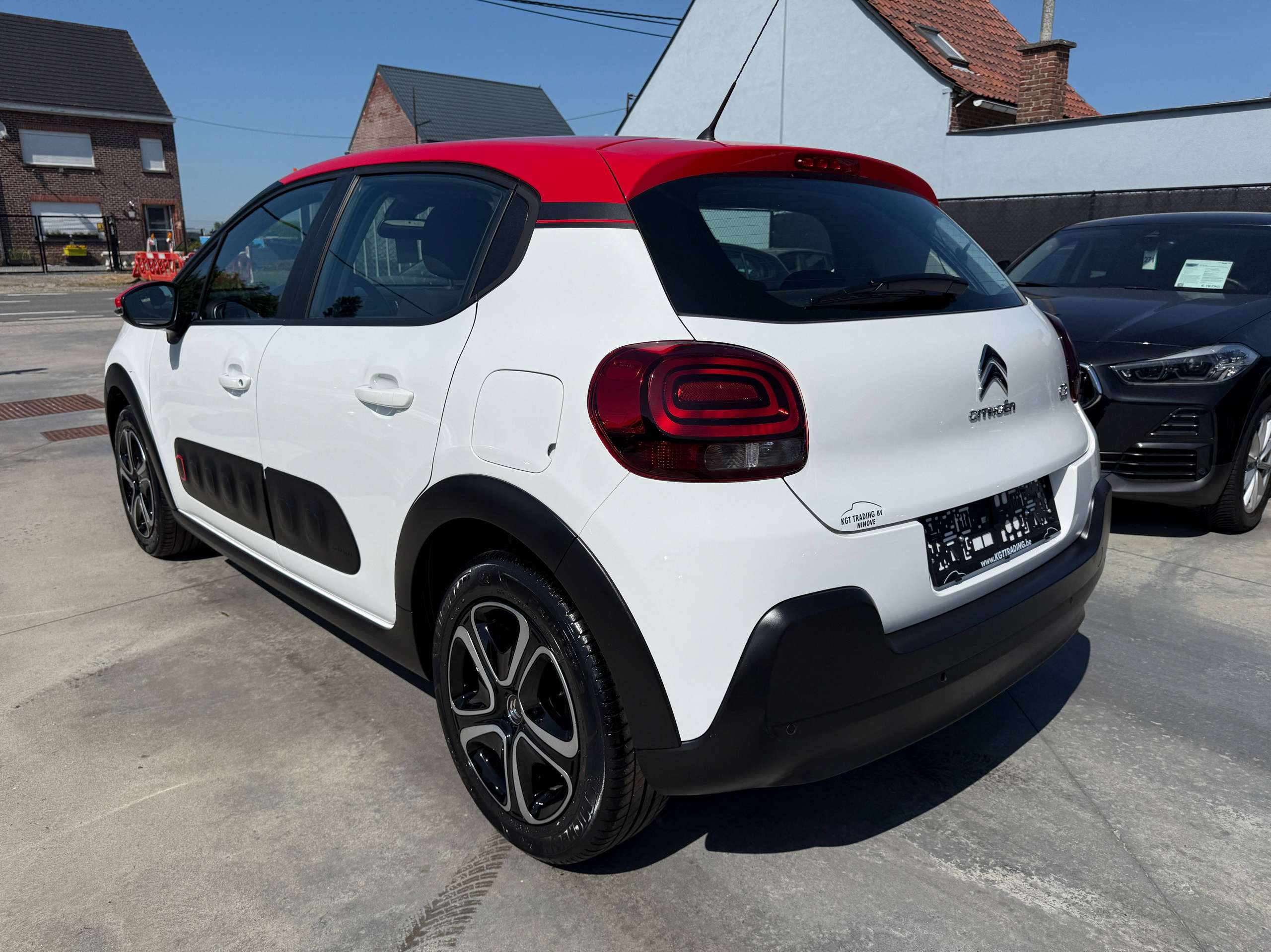 eff3cf91-eedd-44cb-81c7-2a07c7059d5f7-citroen-c3-1-2i-82pk-airbumps-bluetooth-parkeersensoren-airco-carpass.jpg