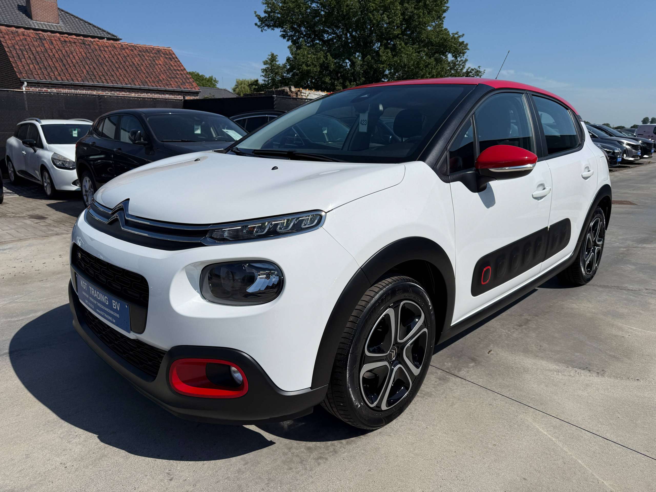 eff3cf91-eedd-44cb-81c7-2a07c7059d5f9-citroen-c3-1-2i-82pk-airbumps-bluetooth-parkeersensoren-airco-carpass.jpg