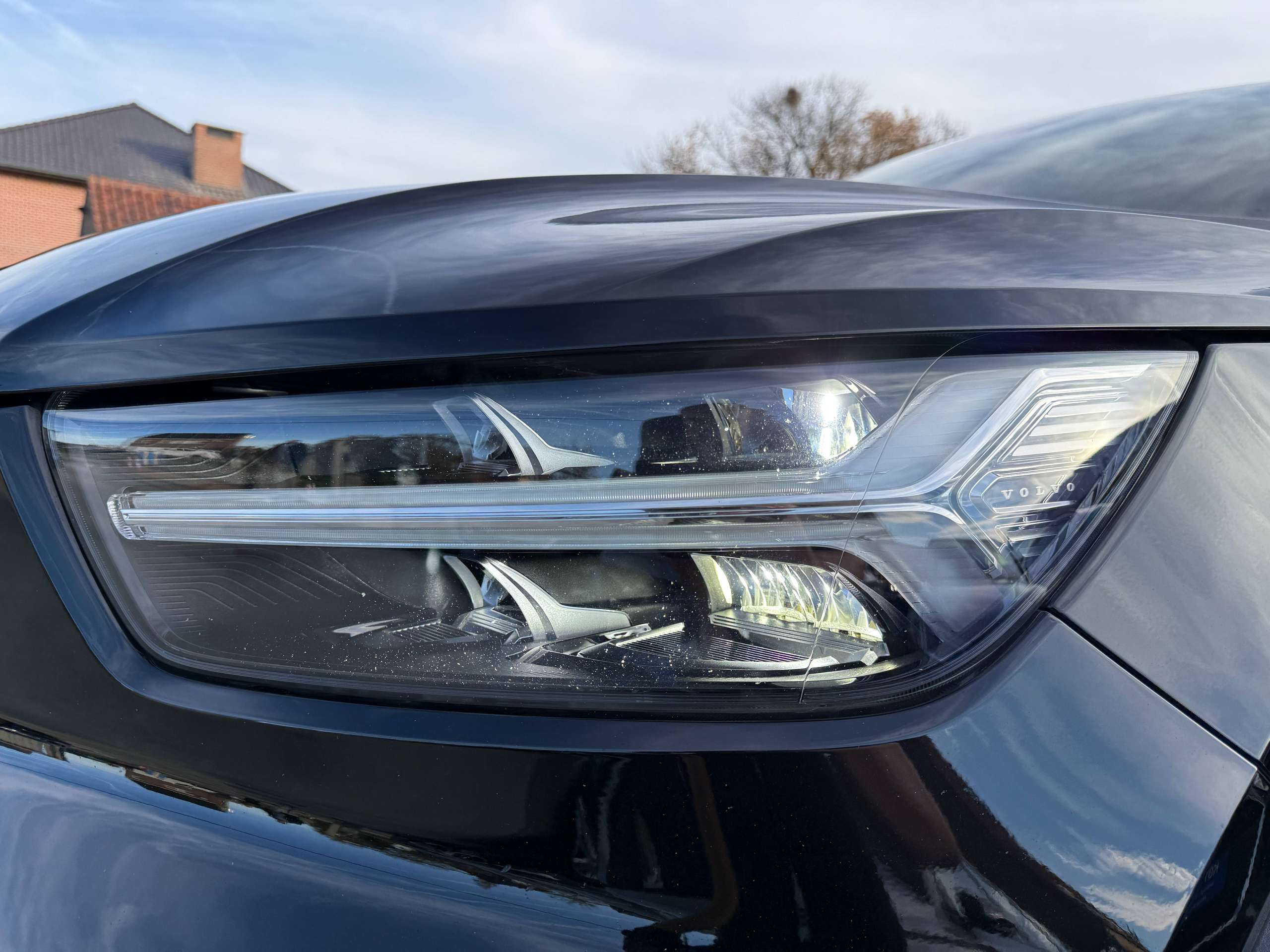 f7c2ce06-7304-449e-a348-ac0695046b3210-volvo-xc40-1-5-t2-129pk-navigatie-camera-full-led-carplay-pdc.jpg