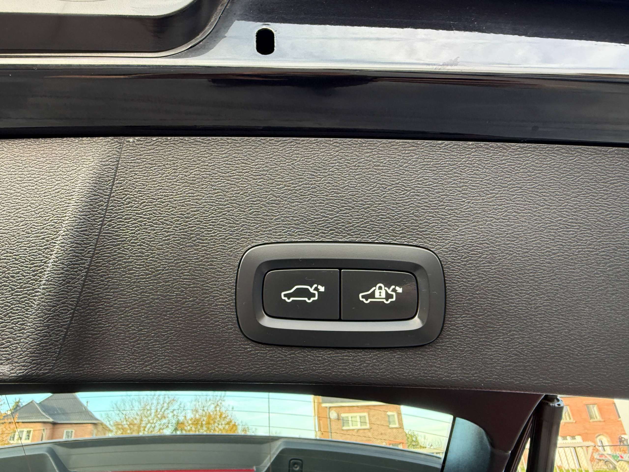 f7c2ce06-7304-449e-a348-ac0695046b3216-volvo-xc40-1-5-t2-129pk-navigatie-camera-full-led-carplay-pdc.jpg
