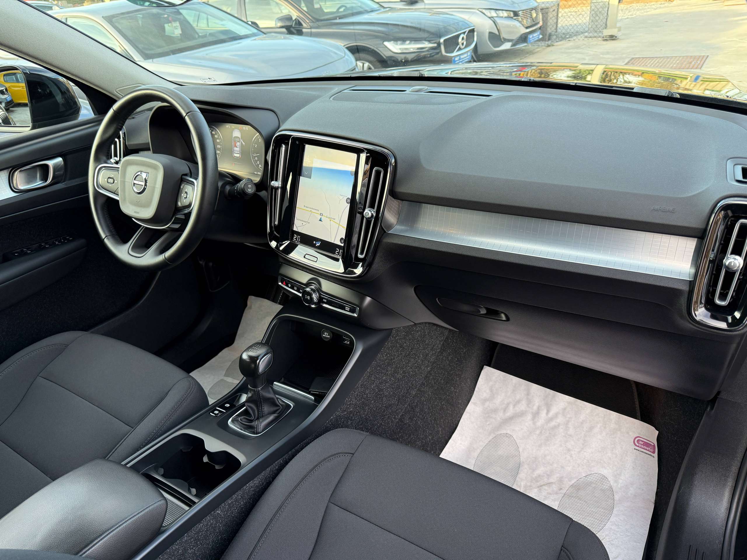 f7c2ce06-7304-449e-a348-ac0695046b3226-volvo-xc40-1-5-t2-129pk-navigatie-camera-full-led-carplay-pdc.jpg