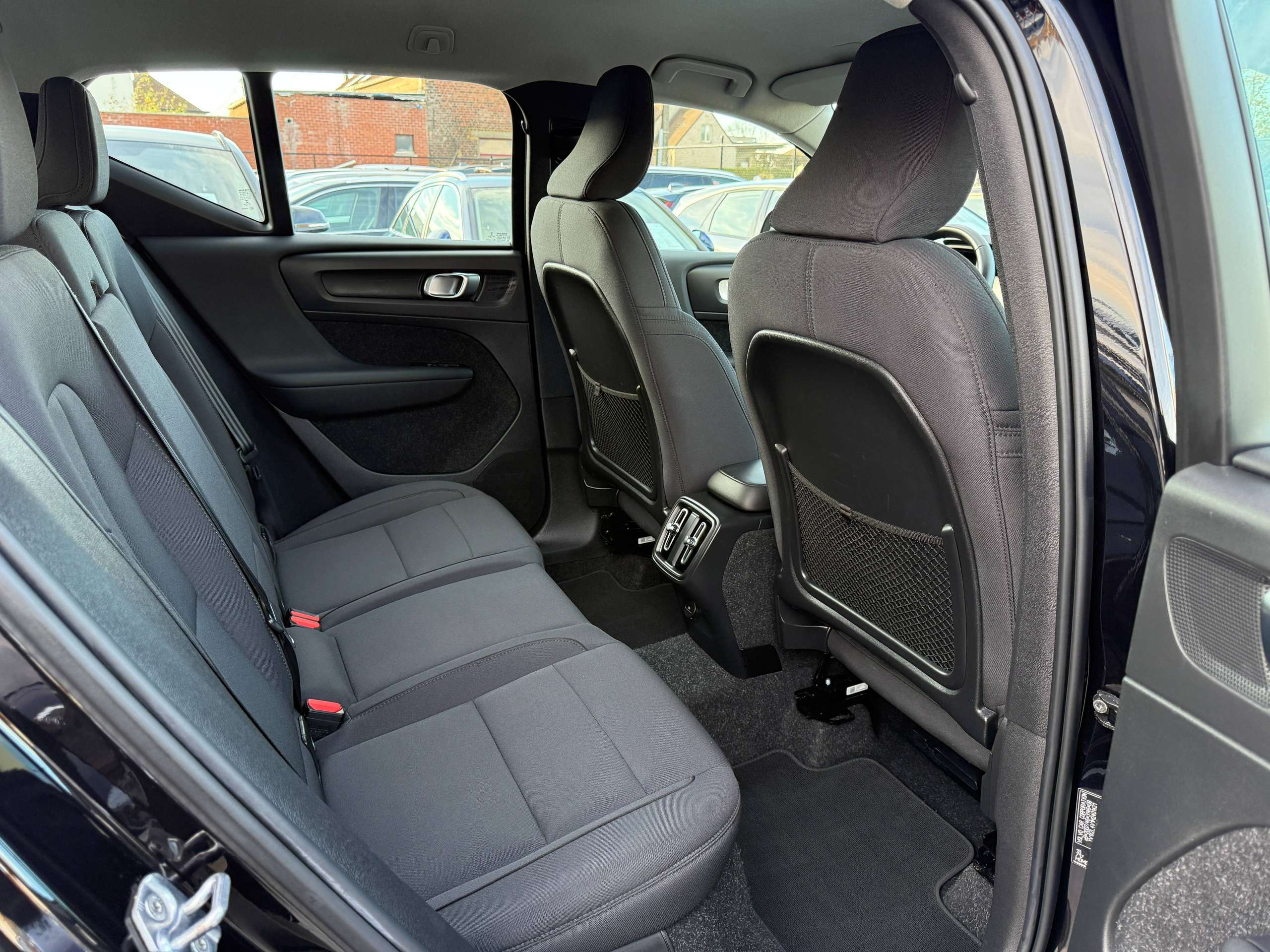 f7c2ce06-7304-449e-a348-ac0695046b3228-volvo-xc40-1-5-t2-129pk-navigatie-camera-full-led-carplay-pdc.jpg