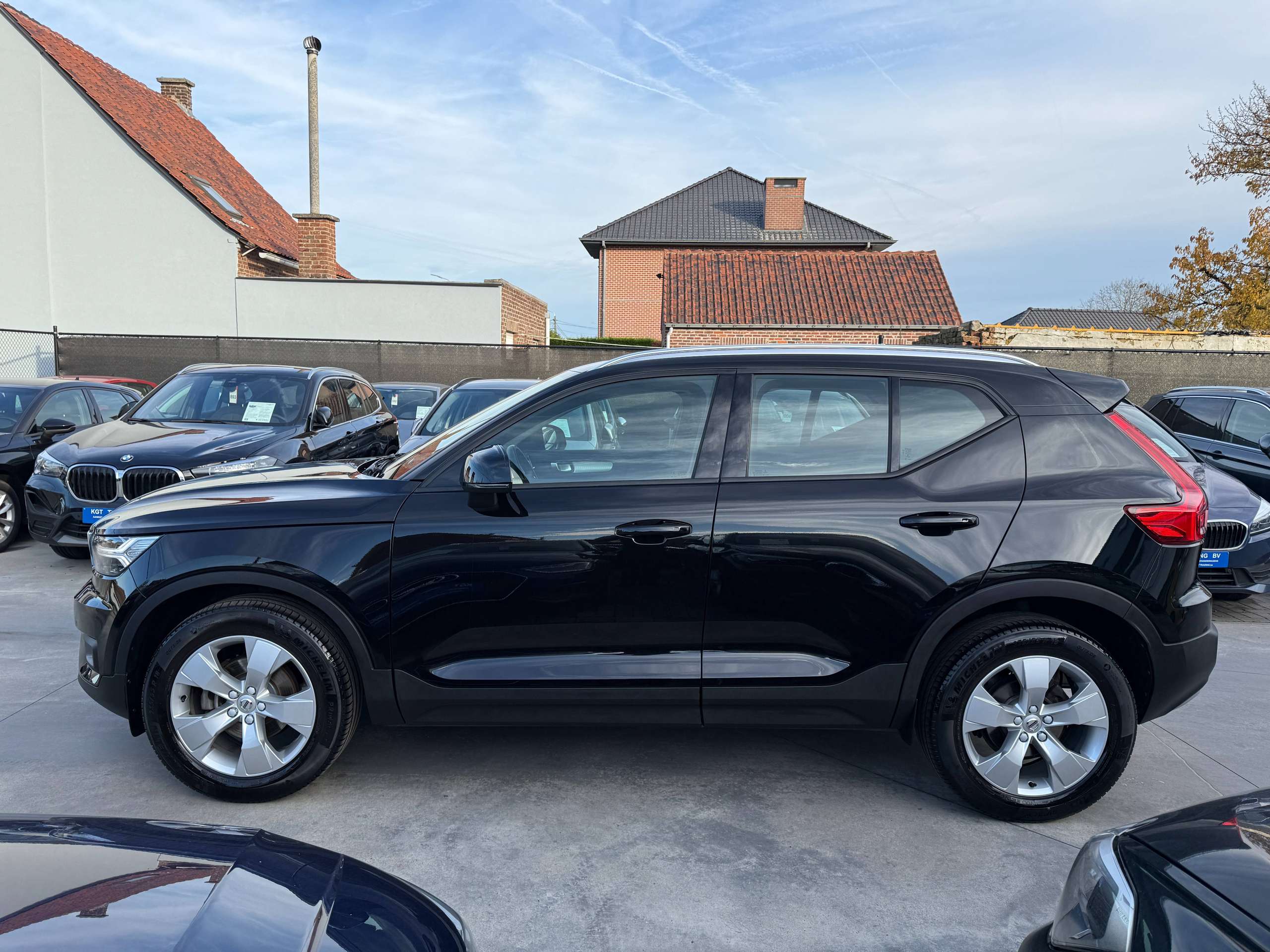 f7c2ce06-7304-449e-a348-ac0695046b328-volvo-xc40-1-5-t2-129pk-navigatie-camera-full-led-carplay-pdc.jpg