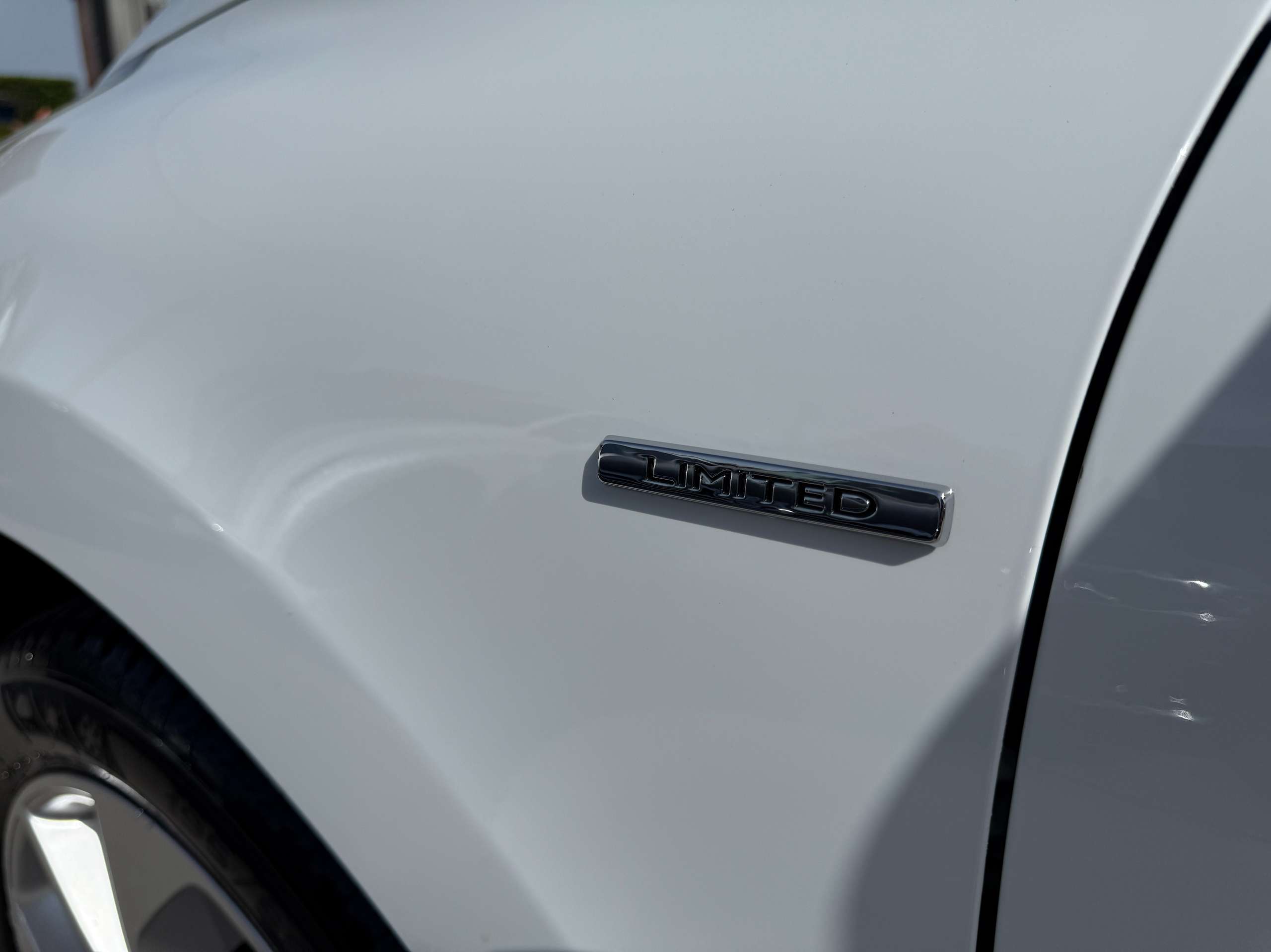 fa86839d-b717-440d-8fc8-458d638edff711-renault-clio-1-2i-limited-break-navigatie-bluetooth-alu-led-airco.jpg